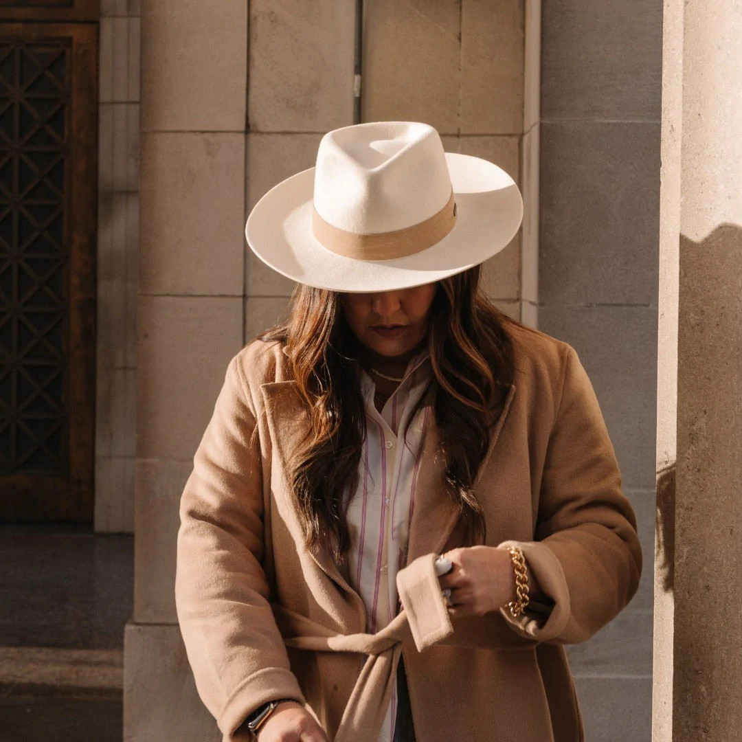 The Holly - Off White | Gigi Pip