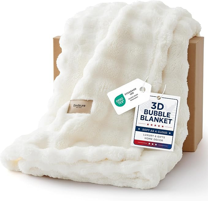 Bedsure 3D Fleece Bubble Blanket for Couch - GentleSoft Cute White Throw Blanket for Sofa Bed Roo... | Amazon (US)