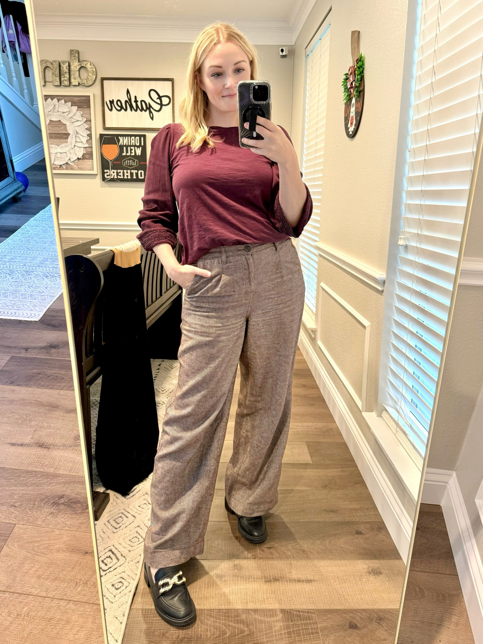 Top: Loft: Wearing true size small - old but will look for similar 

Pants: Aerie : Wearing XS short - I always size down in Aerie so this would be my true size there. 

Shoes: linked similar 

#LTKWorkwear #LTKSaleAlert