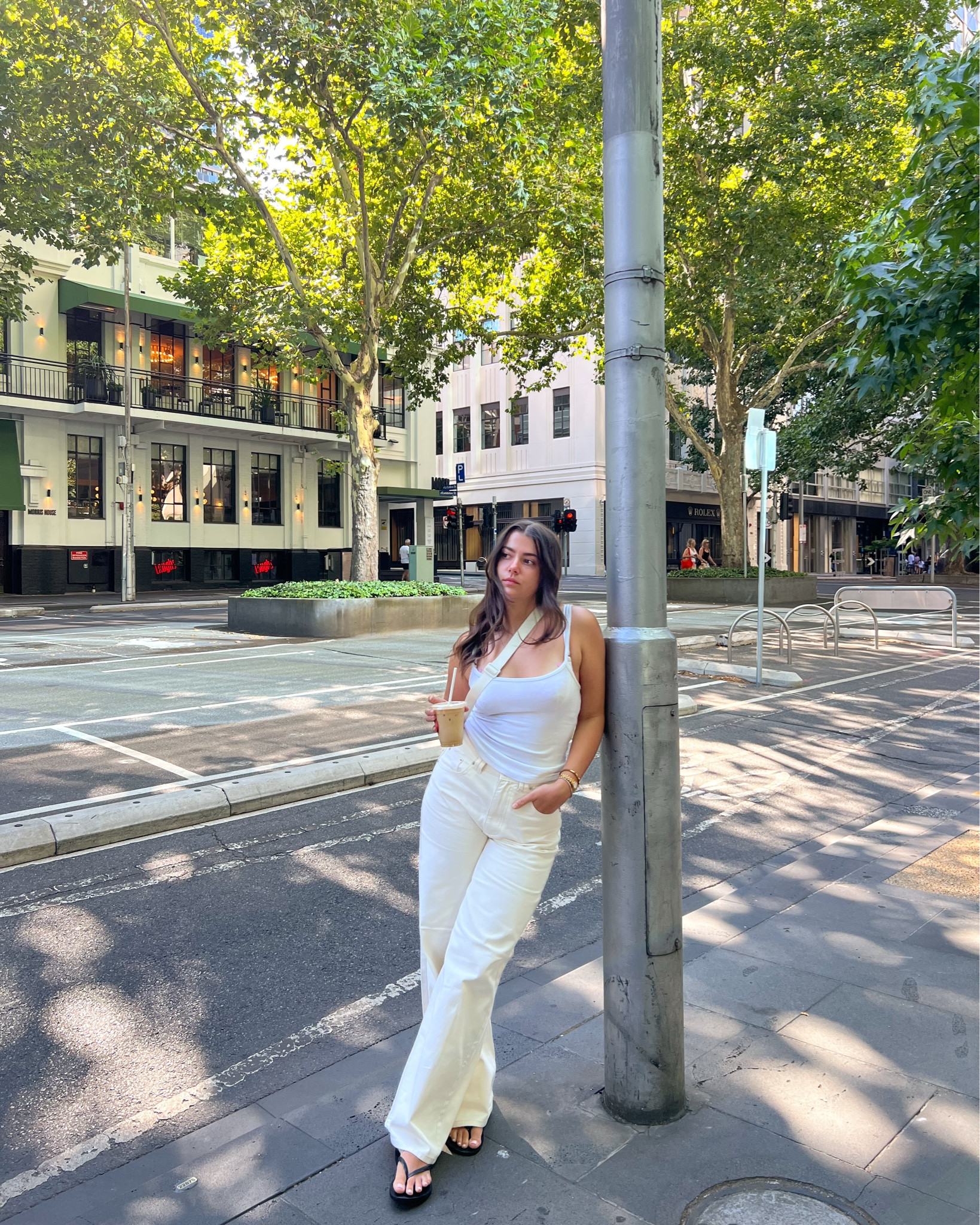 a very summery casual outfit 

sizes:
jeans - AU10 (sized up for a baggy fit)
top - small
shoes - 39-40

#LTKaustralia #LTKautumn
