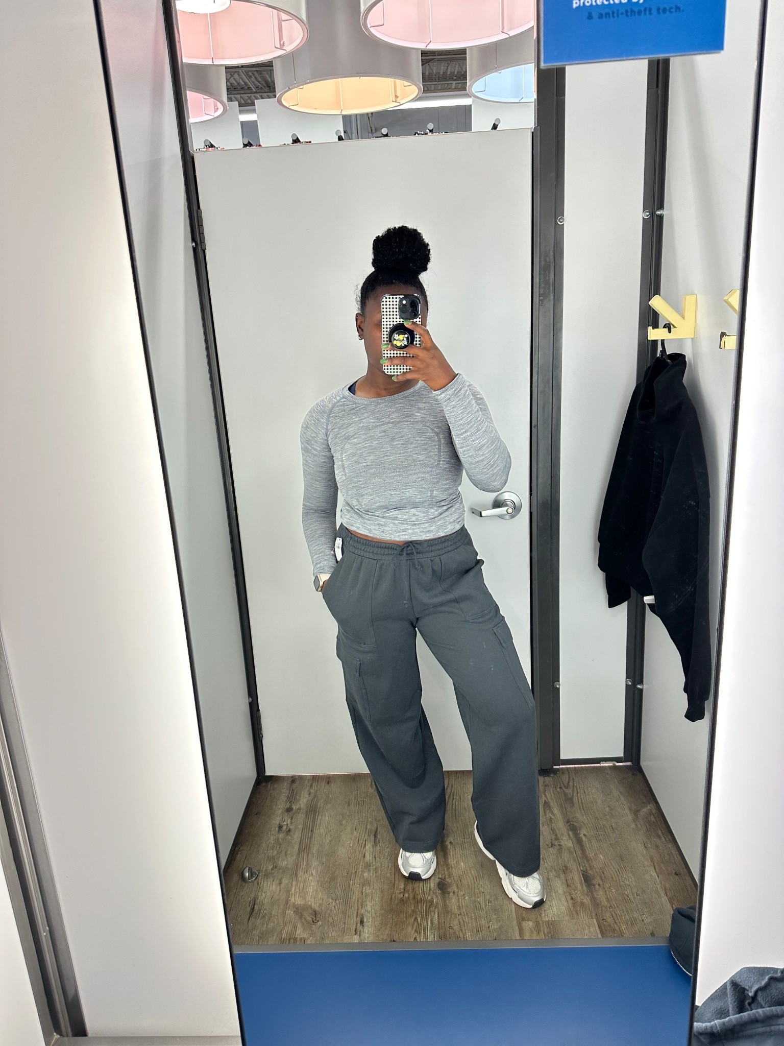 Comfy sweats (wearing a medium but could size down to a small ) 

#LTKActive #LTKSeasonal #LTKSaleAlert