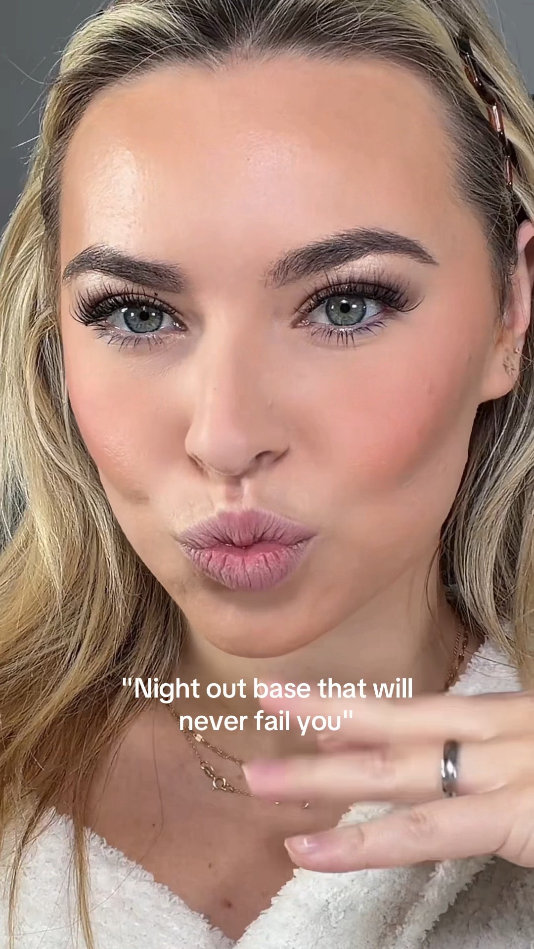 This is a very lightweight full coverage. Foundation doesn’t make me greasy overtime.

#LTKgrwm #LTKBeauty #LTKdayinmylife