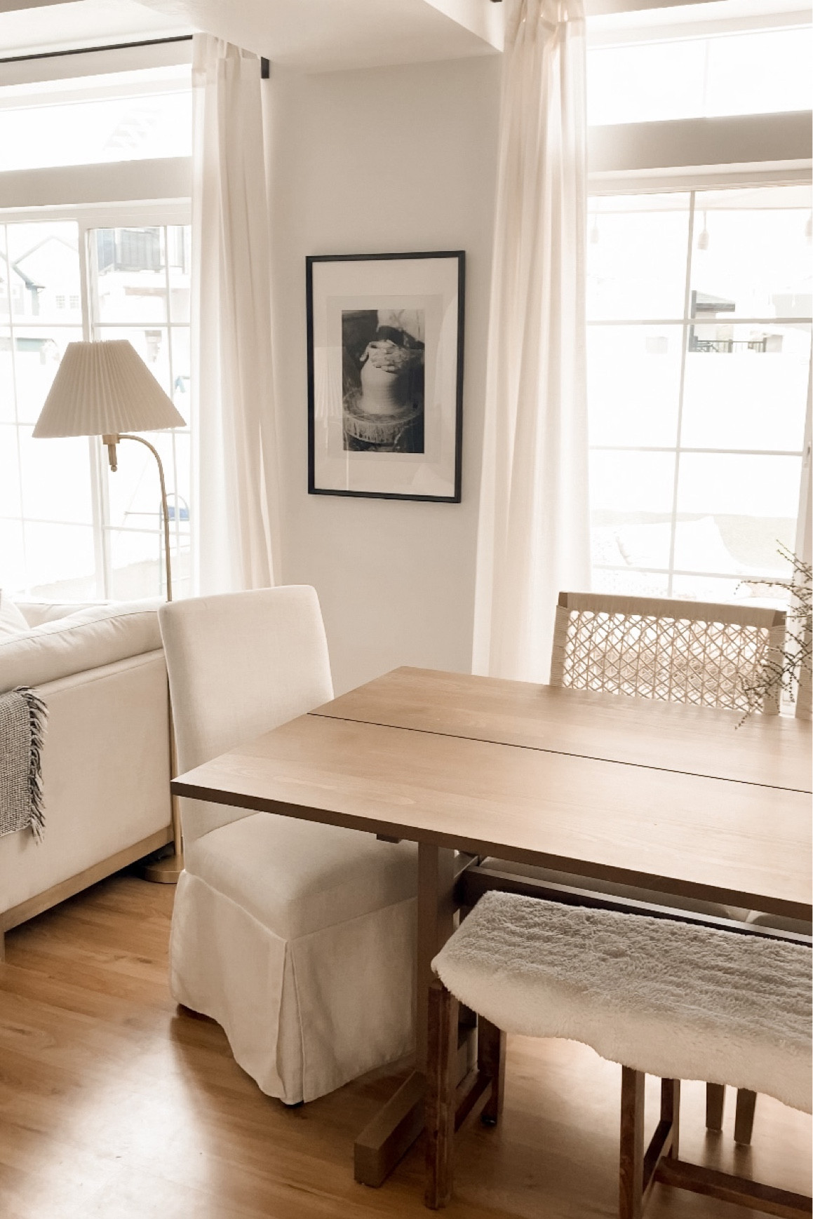 Dining room shot, I’m excited for all the cozy family dinners here in the coming seasons! 🤍🍽️

Dining table: IKEA Klimpfjall





#home #decor #livingroom #diningroom #homedecor #homestyling #diningtable #table #chair #accentchair #bench #couch #sofa #finds #amazon #etsy #target #vase #florals #lamp #art

#LTKFind #LTKhome #LTKstyletip