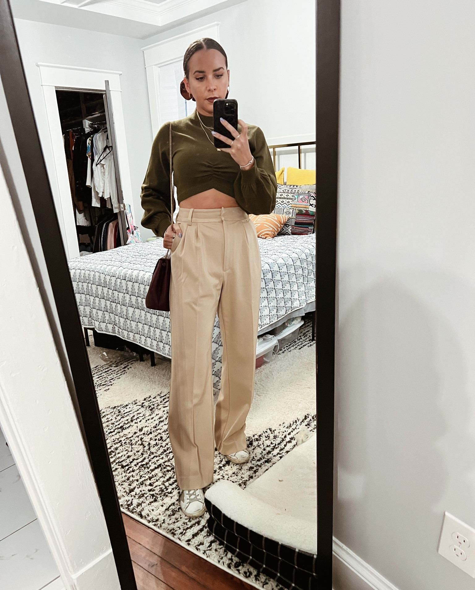 Comfy casual look in pleated pants and a crop top

#LTKfit #LTKSeasonal