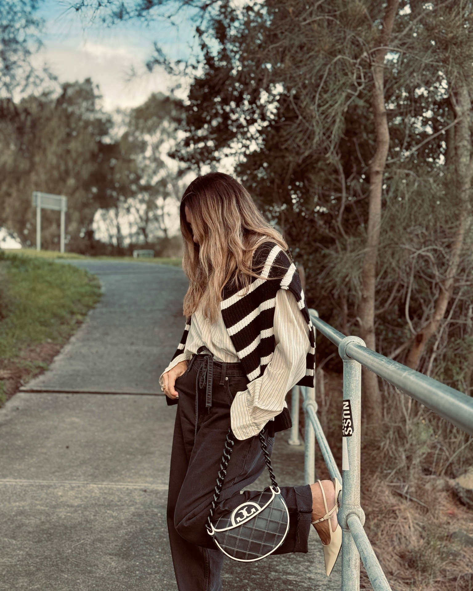 Wearing vintage men’s shirts somehow makes me feel more feminine 🖤🤍💛

#LTKaustralia #LTKwinter #LTKover50style