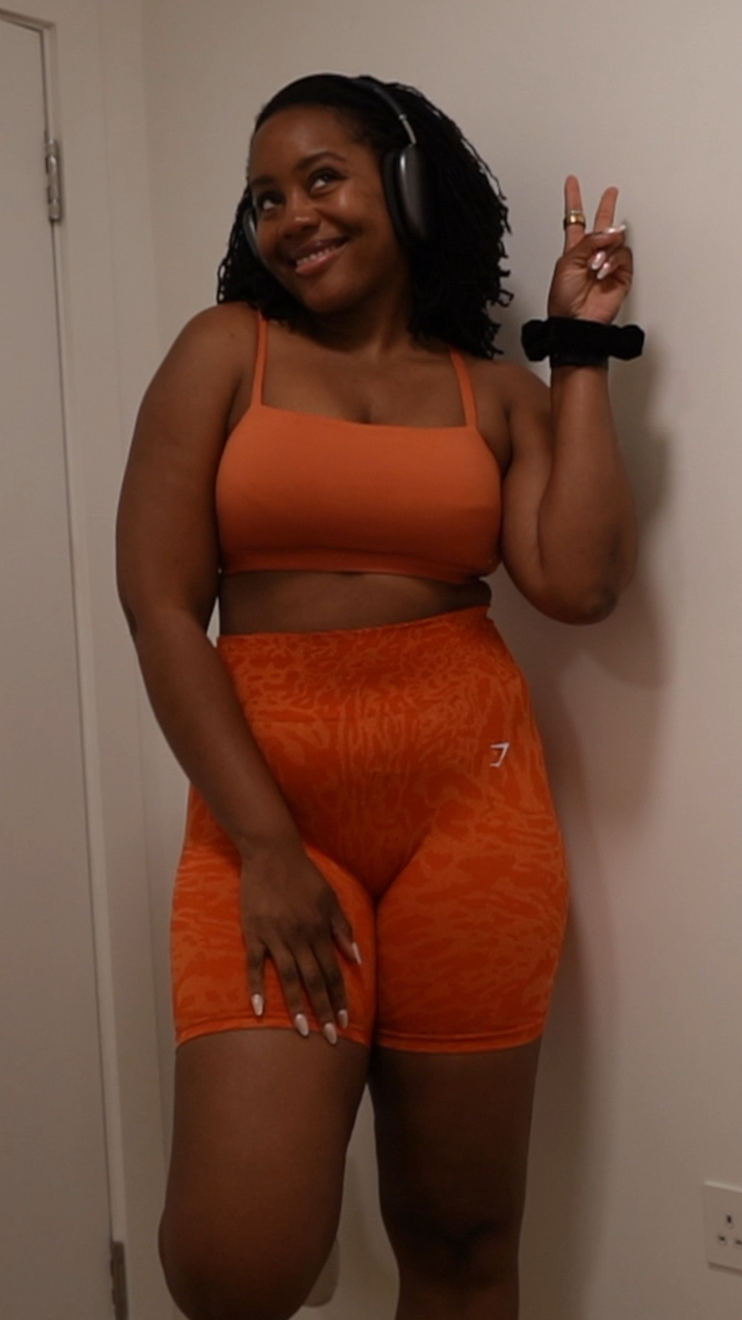 I’m afraid cute gym clothes are indeed a good motivator for going to the gym! Wearing a size L in the bra and shorts! 🍊 @Gymshark #gymtok #gymfit #gymshark #gymoutfit #activewear 