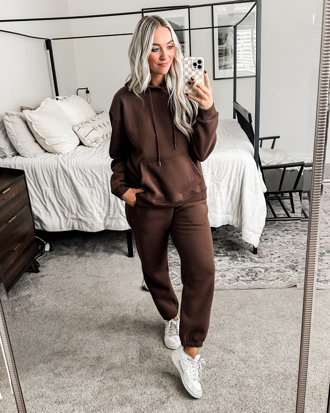 my fave chocolate brown sweat set. 🍫🤎 perfect for an airport or travel outfit and has a cool girl vibe to it. i’m wearing a large for reference! 

#sweatpants #joggers #hoodiestyle #amazonmatchingset #amazonsweatset #coolgirlstyle

#LTKStyleTip #LTKFindsUnder50