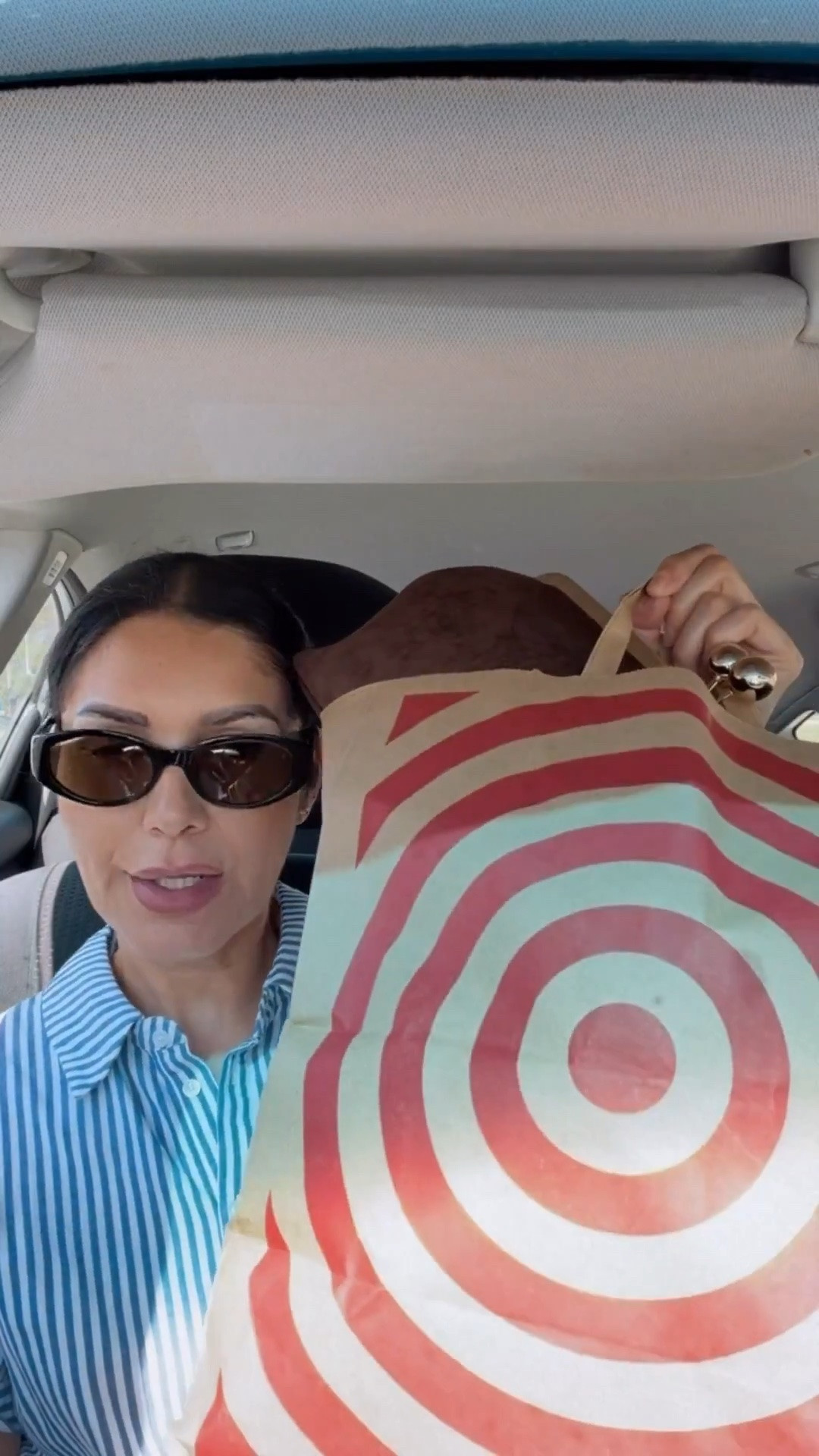 Target haul 🎯 @Target 
I went to Target to buy bed sheets and ended up buying more stuff of course! 
.
Target finds
Home decor
Flower vase $25
Bed sheets under $15
Tank tops $5
Tube top $10
➡️ All handbags are 25% Off
Faux chocolate suede bag under $30
Jelly bag $20

#LTKvlog #LTKU #LTKOver40