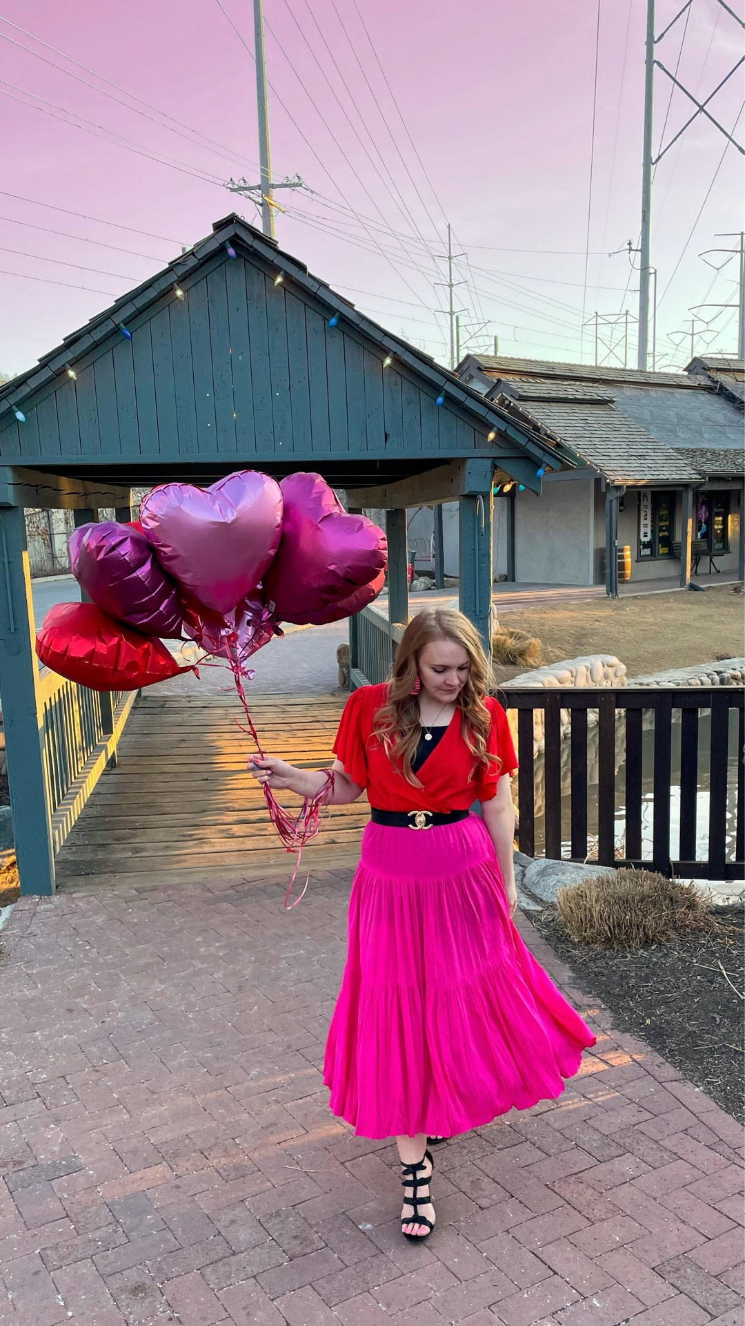 Happy Valentine’s Day!!❤️🩷

#LTKSeasonal #LTKValentine #LTKootd