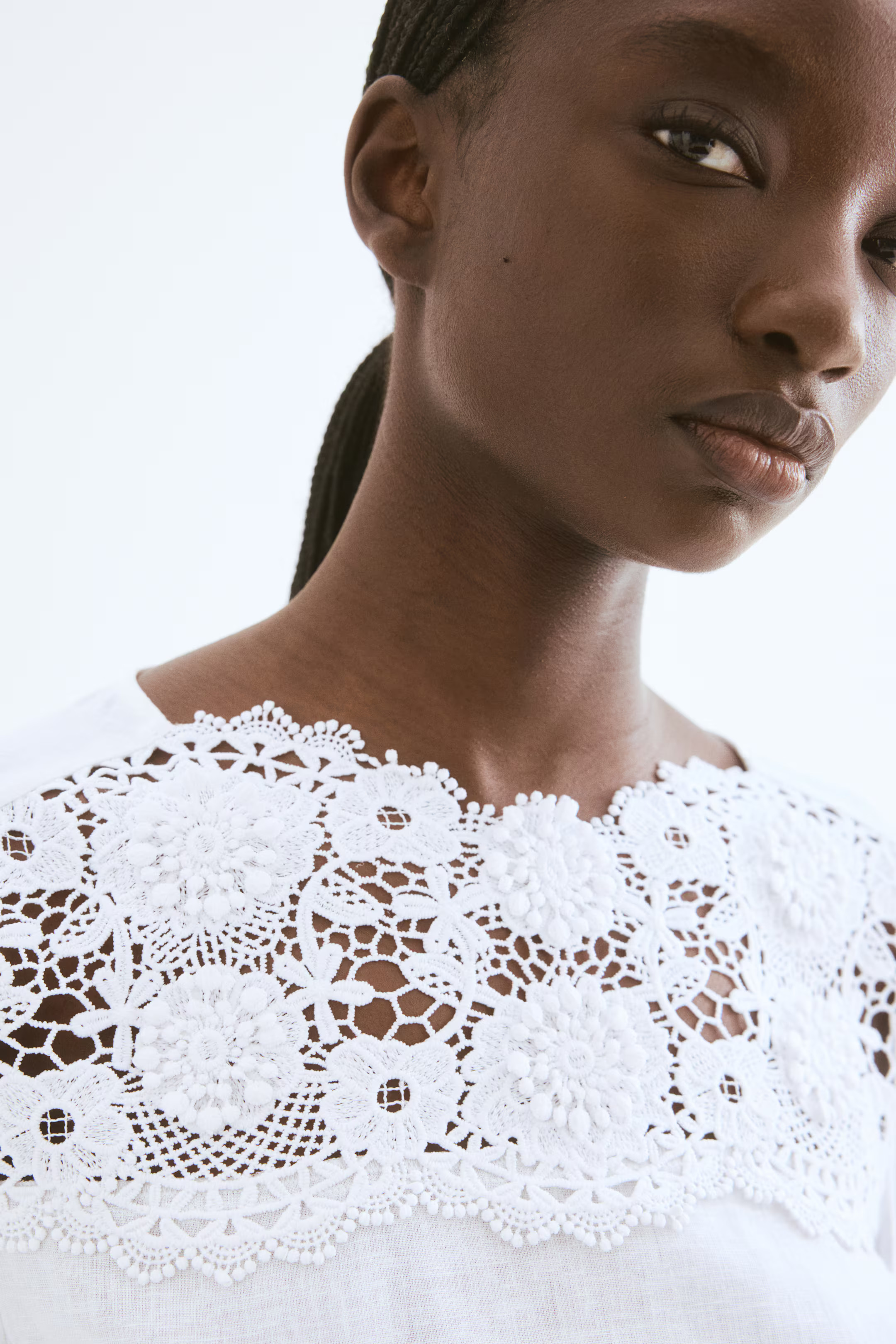 Embroidered linen-blend blouse | H&M (UK, MY, IN, SG, PH, TW, HK)