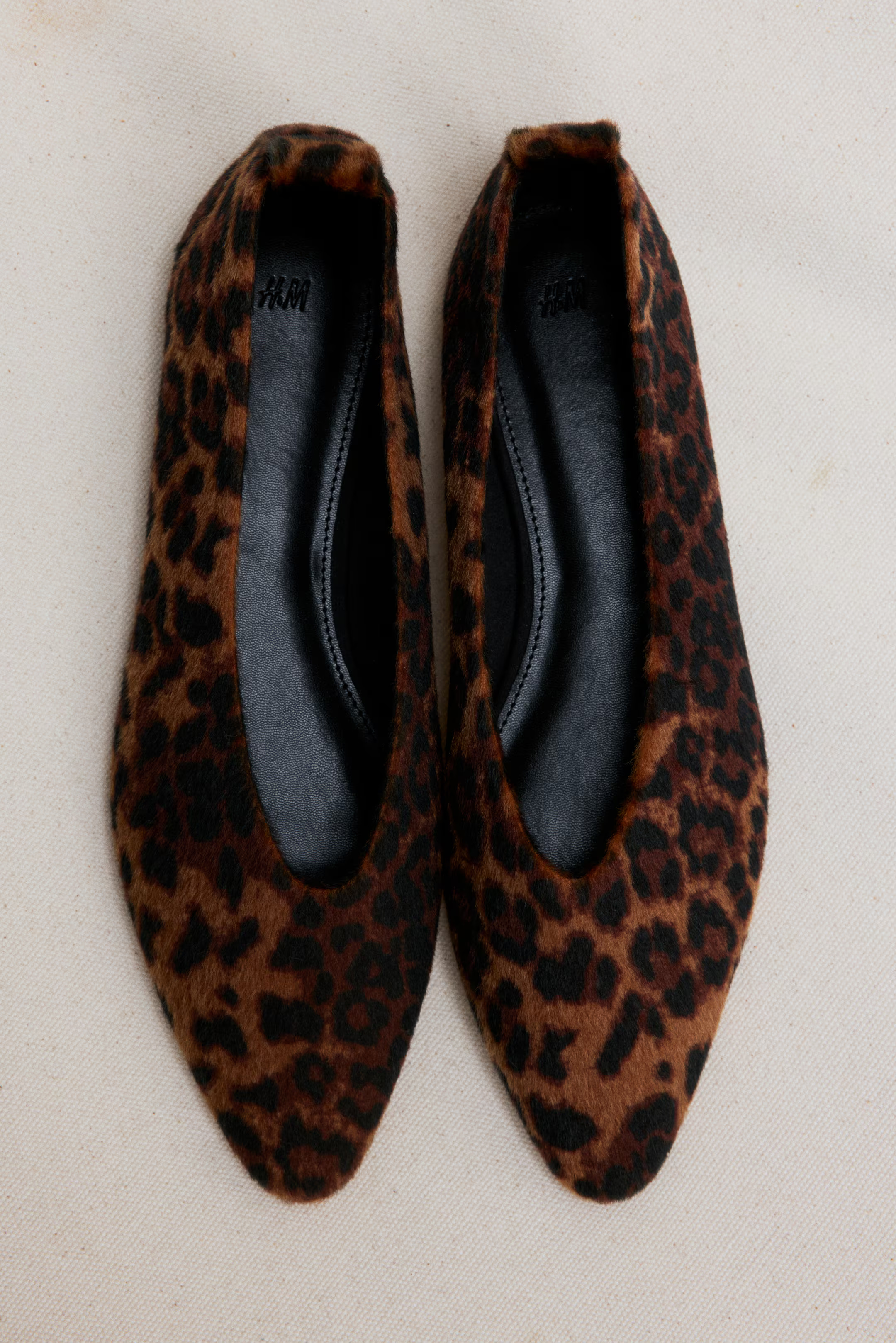 Pointed ballet flats | H&M (UK, MY, IN, SG, PH, TW, HK)