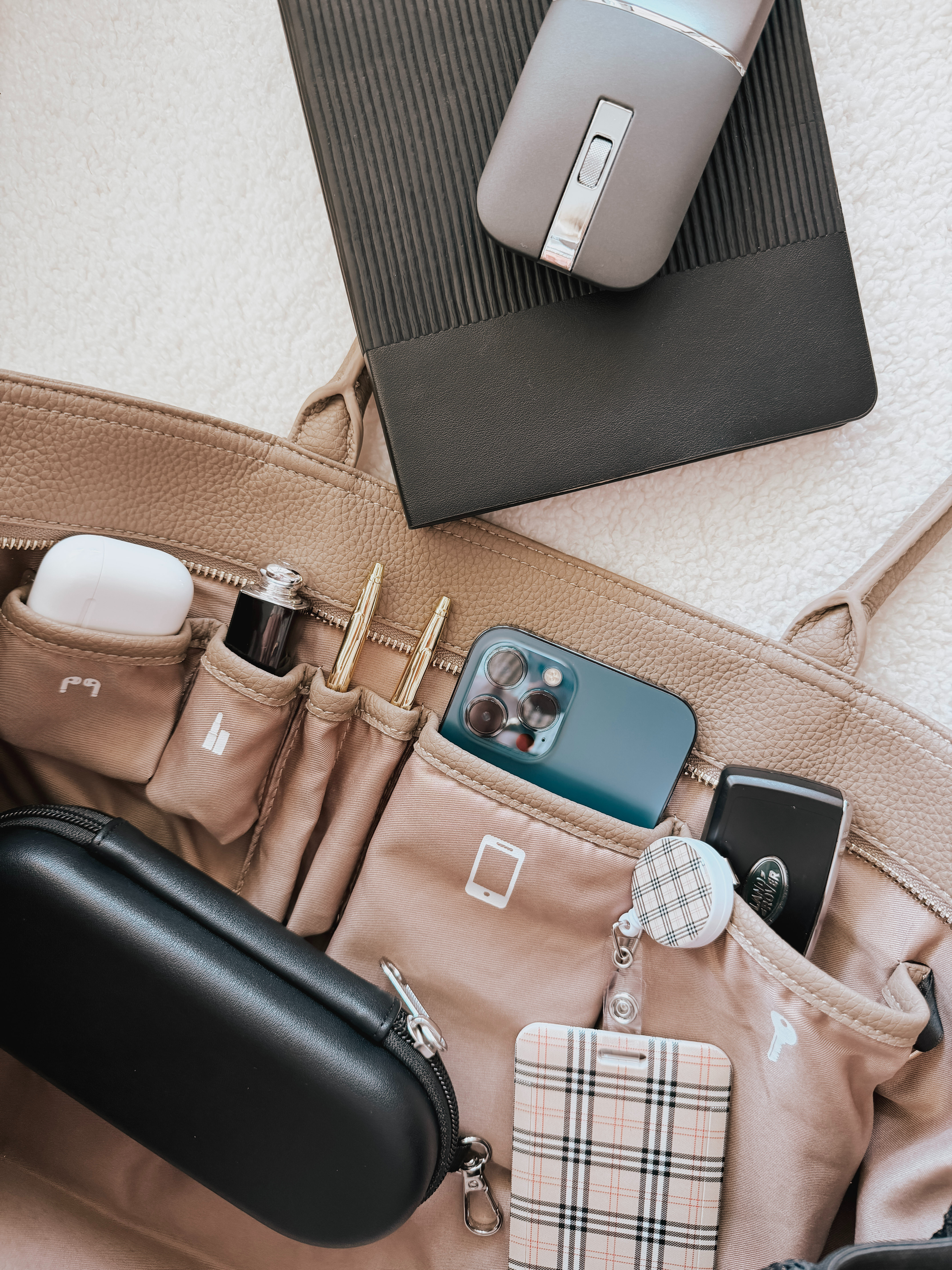 Stay organized and ready for anything with this work tote designed to keep “all the things”  in place! Perfect for the office, commuting or travel,  it combines practical organization with a classic look. 

 #LTKdayinmylife #LTKvlog