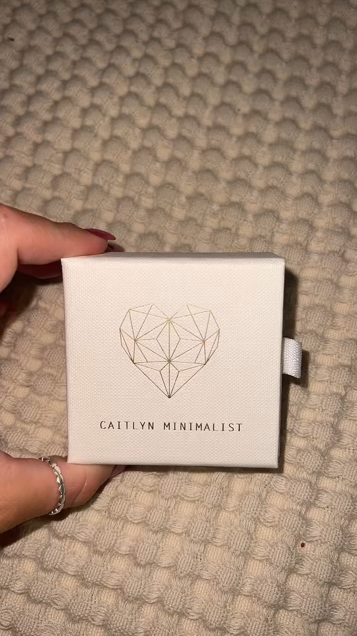 Obsessing over this beaded hand chain bracelet from Caitlynminimalist!

Such good quality and so affordable! 
Gold hand chain bracelet 
Hand ring bracelet 
Etsy jewelry 


#LTKFindsUnder50 #LTKStyleTip #LTKSaleAlert