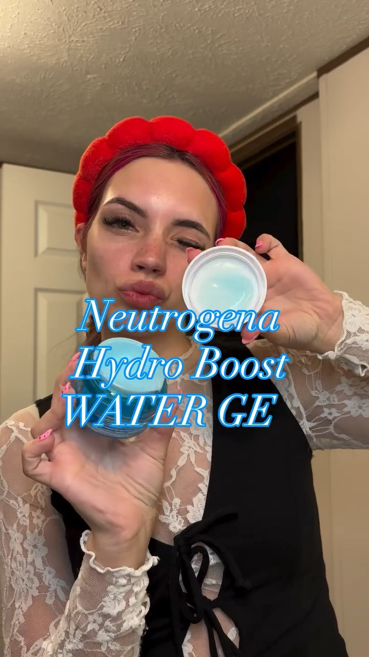#AD If your skin has been feeling dry and dull fear no more! @neutrogena has your back this winter! ❄️🧖‍♀️
Shop @neutrogena now @walmart 
.
.
#neutrogena #skincare #smalltownlife #winterskincare