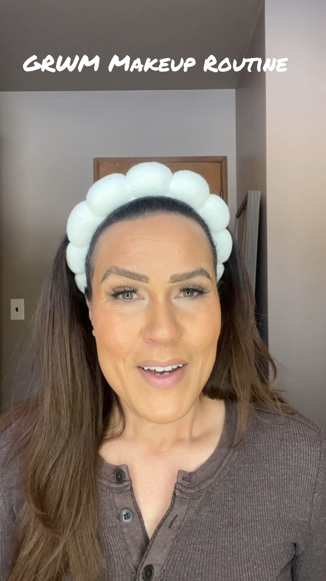 GRWM everyday makeup routine, quick makeup routine, favorite makeup products, linking all my makeup favorites and makeup brushes  @Sephora #LaidbackLuxeLife

Shades:
Foundation ‘Barcelona’
Color corrector ‘Pink Pomelo’
Concealer ‘Silk’
Contour stick ‘Medium Dark’
Blush ‘She’s That Girl’
VB contour stick ‘Sandstone’
Bronzer ‘04’
Eyeliner ‘Perfect Brown’
Eyeshadow sticks ‘Brick’ and ‘Vanilla Kiss'
Lipliner ‘Deep Taupe’
Lipstick ‘KIM KW’
Lipgloss ‘Daisy Pink'

Hey Beautiful! Feel free to comment on this post if you have any questions! 🫶🏽

Follow me for more fashion finds, beauty faves, lifestyle, home decor, sales and more! So glad you’re here!! XO, Karma

#LTKOver40 #LTKgrwm #LTKBeauty