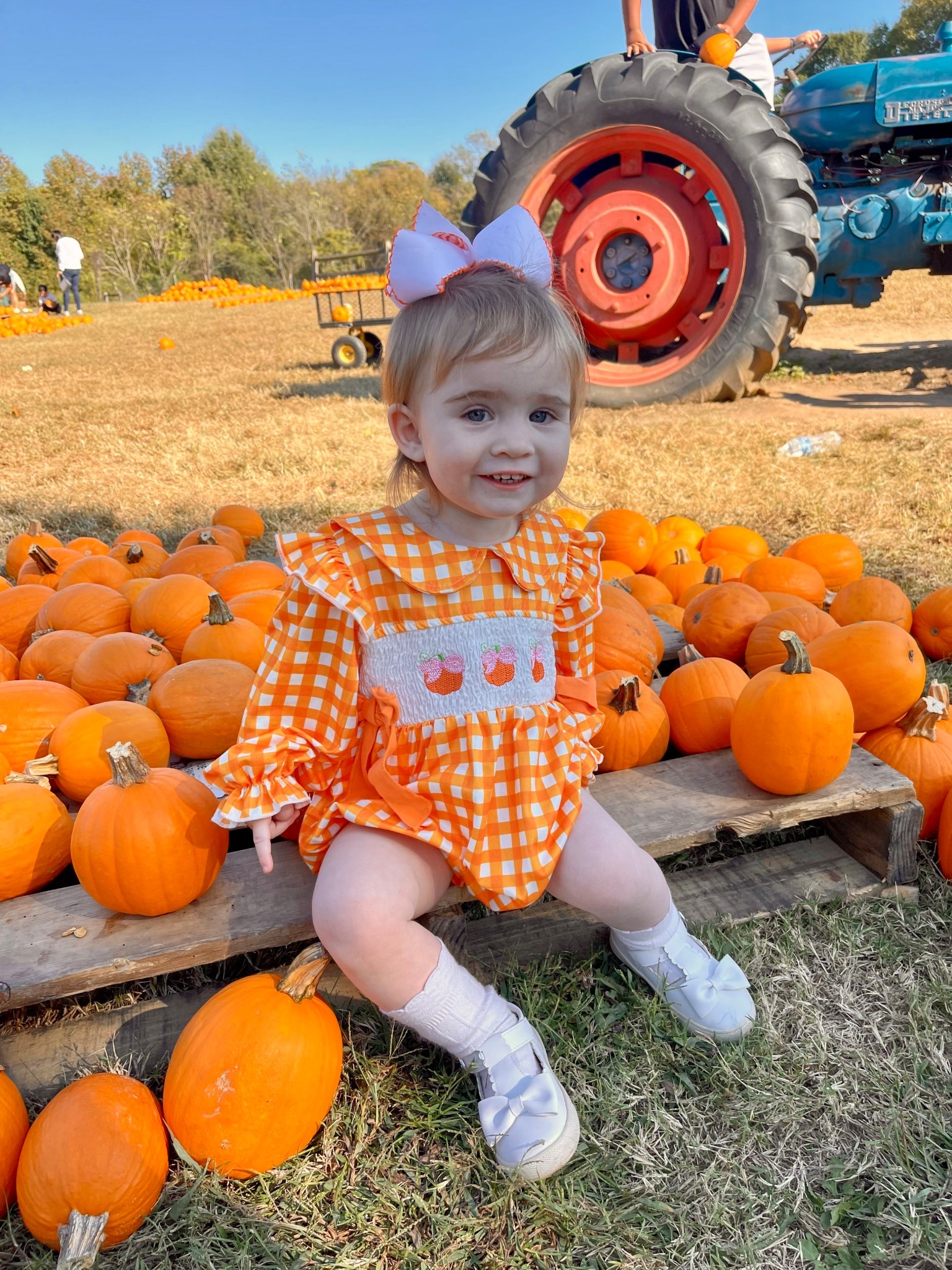 Pumpkin patch days with my little pumpkin 🎃🤎 Caroline’s gingham romper was too sweet for fall, and I loved coordinating in warm harvest tones. My plaid midi skirt is from Mast General Store in Boone, North Carolina, but I linked a similar velvet pleated version for you below. Paired with caramel suede Tecovas boots, a structured Janessa Leone hat, and gold Melinda Maria jewelry — it’s the perfect rustic-chic fall look for family photos, festivals, or a cozy mountain weekend.

✨ Shop Our Looks:
👩‍👧 Mom’s Outfit:
– Similar Plaid Velvet Pleated Midi Skirt (Amazon)
– Suede Square-Buckle Waist Belt (J.Crew Factory)
– The Jamie in Caramel Suede Boots (Tecovas)
– Sherman Hat (Janessa Leone)
– Cruz Sunglasses (DIFF Eyewear)
– Lil Frankie Chain Necklace + Bracelet + With a Twist Hoops (Melinda Maria Jewelry)
– TAG Heuer Aquaracer Watch (Ben Bridge Jeweler)

👧 Caroline’s Outfit:
– Gingham Pumpkin Romper (Amazon)
– Felix & Flora White Bow Shoes (Amazon)
– American Trends Baby Knee-High Socks (Amazon)
– Large Pink Hair Bow (similar linked 🎀)

⸻


Mommy and me fall outfits 🍁 | pumpkin patch photo outfit ideas | Mast General Store fall skirt | rustic fall fashion | Tecovas boots outfit | Janessa Leone hat style | Melinda Maria jewelry gold | cozy fall neutrals | Amazon fall finds for moms and toddlers | gingham baby romper outfit | Boone North Carolina fall style | mountain town fall outfit inspo | family photo outfit ideas | fall fashion 2025 trends | western chic harvest outfit | timeless fall mom style


#LTKKids #LTKHalloween #LTKBaby