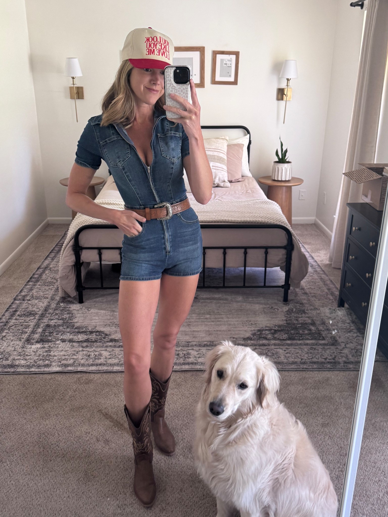 Denim romper is perfect for a country concert! Love this hat too
