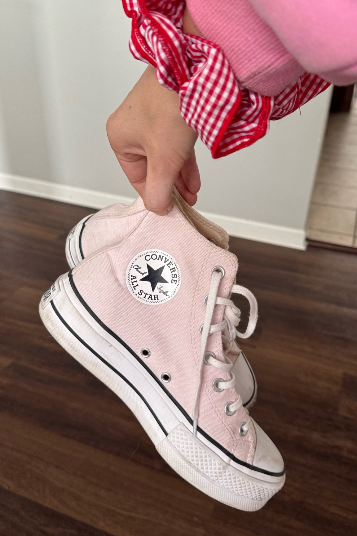 Platform Converse shoes

I NEED this gingham ones 😍😫

#LTKMostLoved #LTKShoeCrush #LTKStyleTip