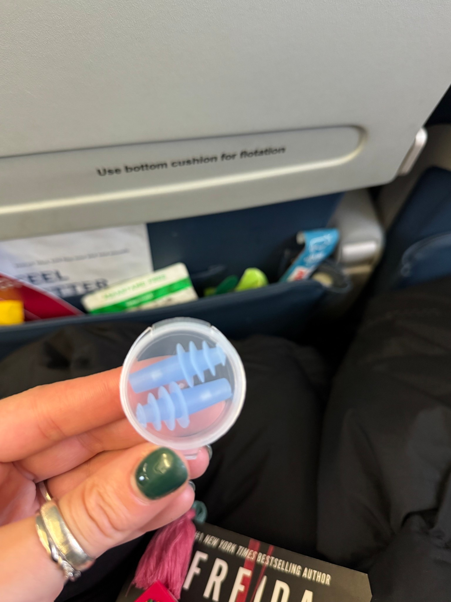 These ear plugs are amazing if you struggle with pressure on a plane ✈️🔗