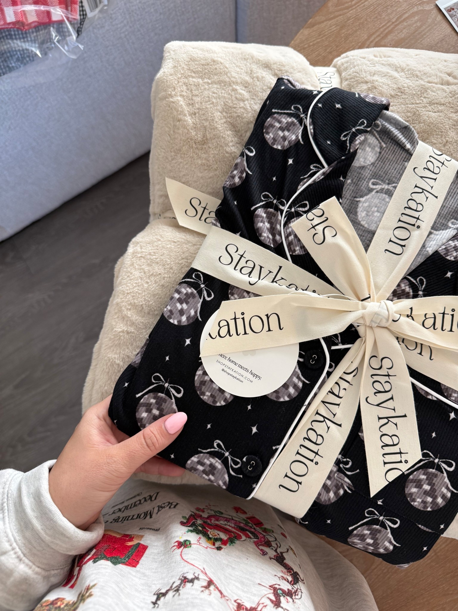 Staycation understands how I want to spend NYE 

#LTKHoliday #LTKGiftGuide #LTKdayinmylife