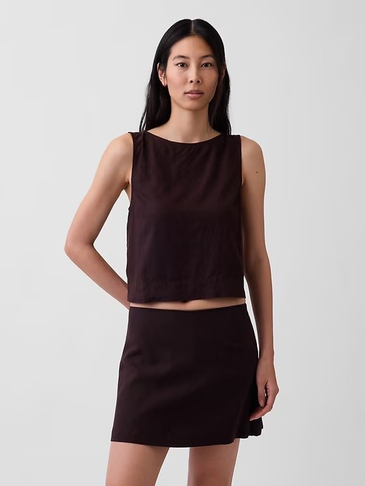 Trying this linen shell in brown and white! I LOVE a shell for an easy put together outfit

#LTKootd #LTKgrwm