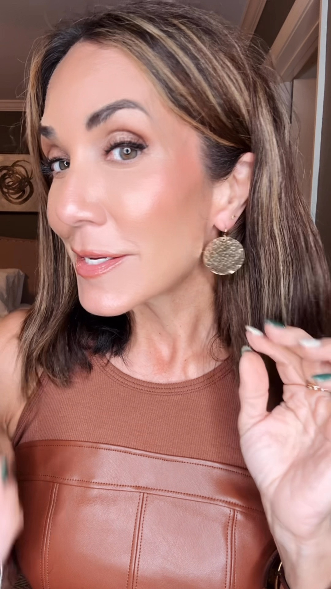 Sarah Cornwell Jewelry 
Customer favorite the Phoebe earring 14k gold filled hammered metal, light weight 
A wardrobe staple 
Also available in sterling silver 
Holiday jewelry 
Jewelry staples 
Handmade jewelry 



#LTKHoliday #LTKGiftGuide #LTKStyleTip