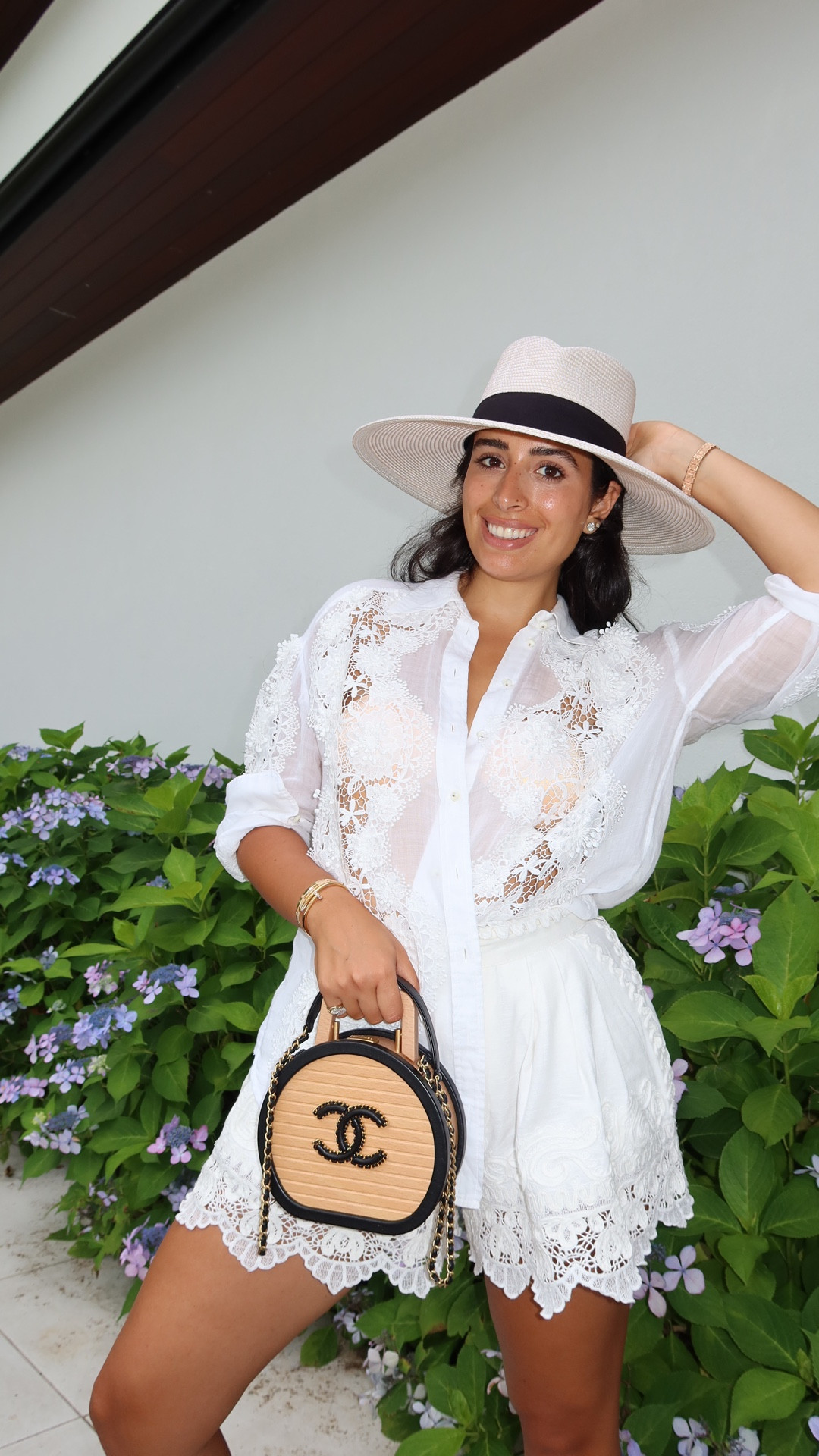 A bag that holds nothing but its value 