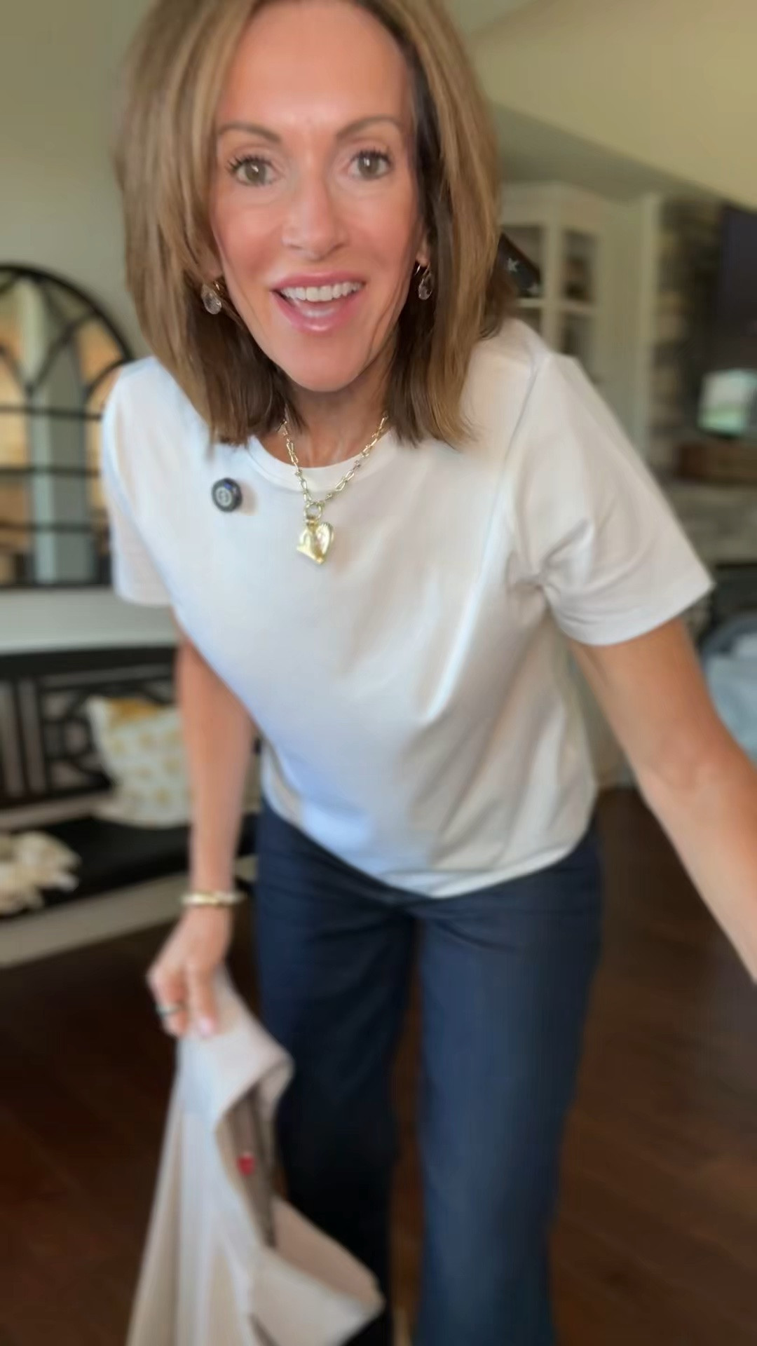 @Spanx  #ad
 
Crewneck tee - large 
Shawl collar pullover / large 
Straight denim - size medium 
Satin shirt - medium 
Leggings - large 

Code: ANNIEKXSPANX 


Fall style

#LTKMidsize #LTKTall
