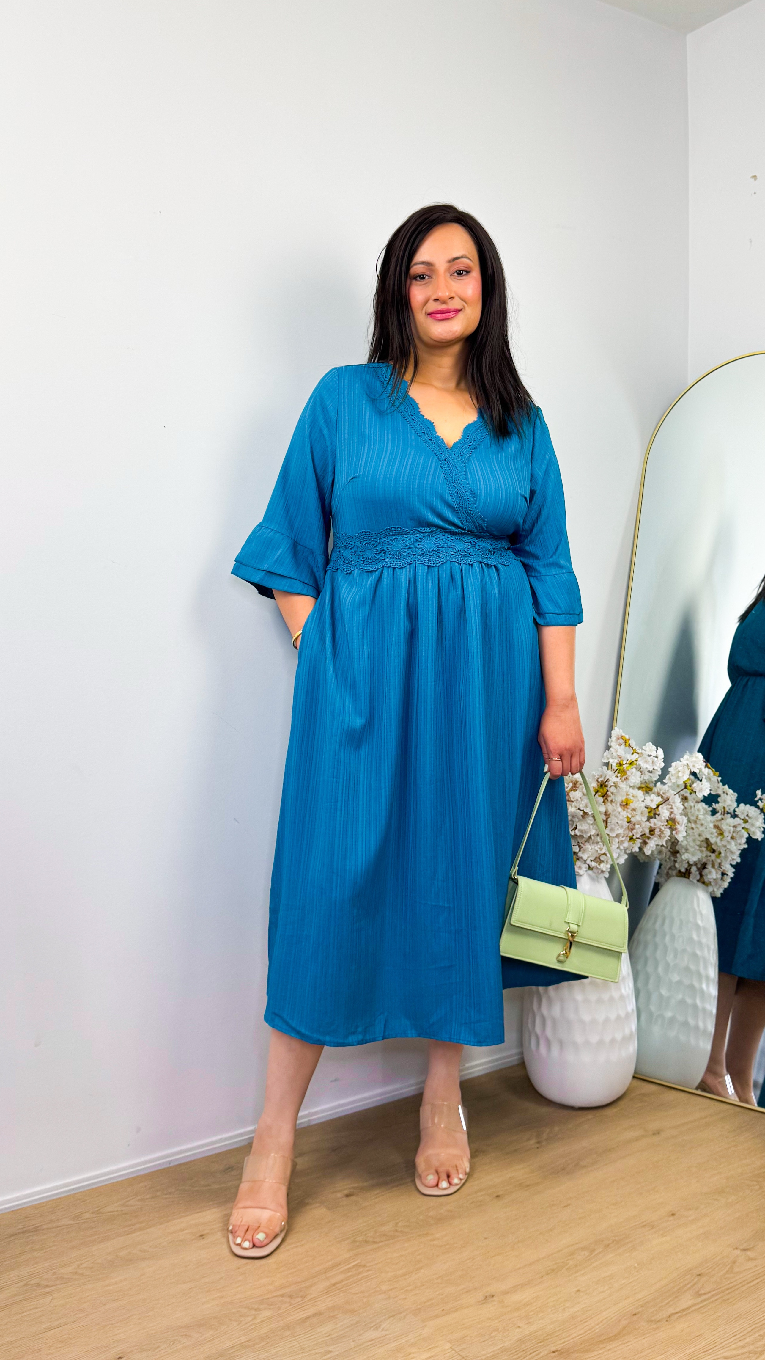 Day 3 of Summer looks series 📍
Curvy girl friendly Summer dress from @bloomchic (AD) is a must-have!

⭐️Discount code: “BLOOMCHICKOL” (15% off)
⭐️Comment 'SHOP' for links !!
⭐️Also linked on my LTK 🔗 link in bio!

#BloomChic #bloomchicfashion #styleover30 #summerstyle #summeroutfitideas #midsizestyle #midsizefashion #midsize #summerfashion #canadianfashionblogger #curvyfashion #modestdresses #LTKunder50 #LTKunder100

#LTKsummer #LTKstyletip #LTKdresses