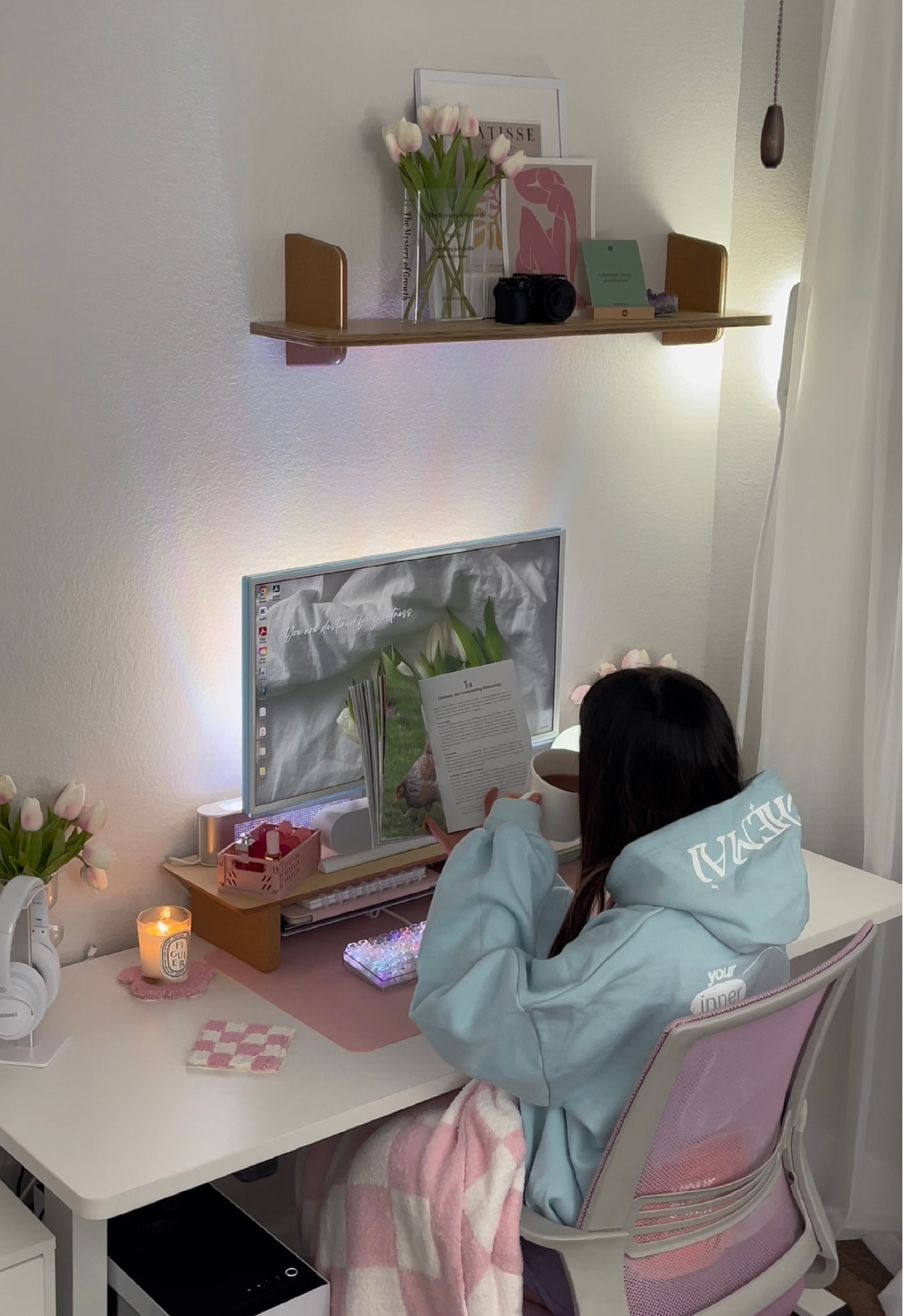 My current desk space! Cozy and cute vibes. 💗☁️


 #amazonfinds #aestheticdesk #girlydeskinspo #deskinspo #amazondeskfinds 

#LTKunder100 #LTKFind #LTKhome
