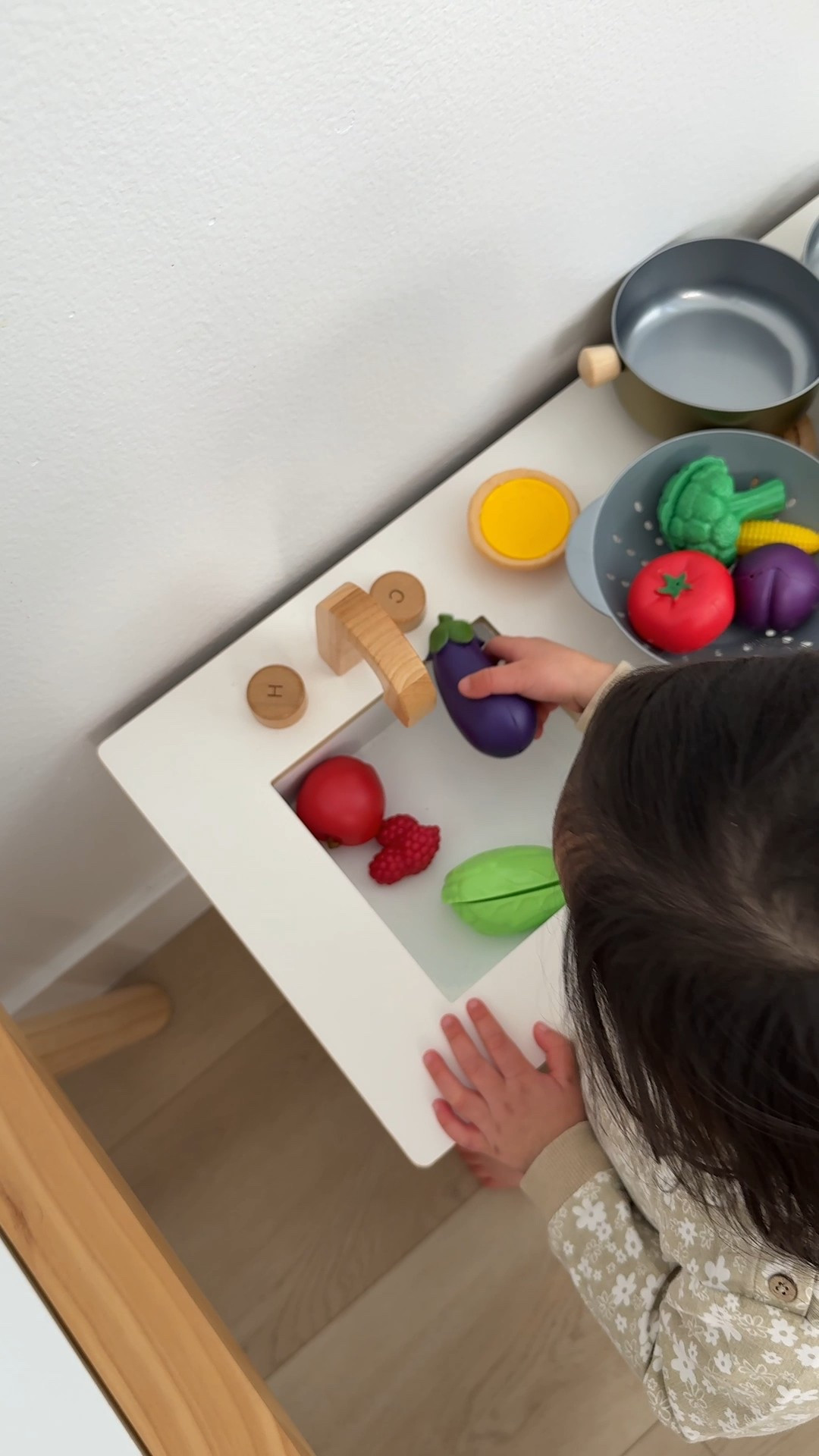 playing pretend and washing fruits and veggies! #lalo #toddlertoys #toddlerfinds

#LTKBaby #LTKHome #LTKKids