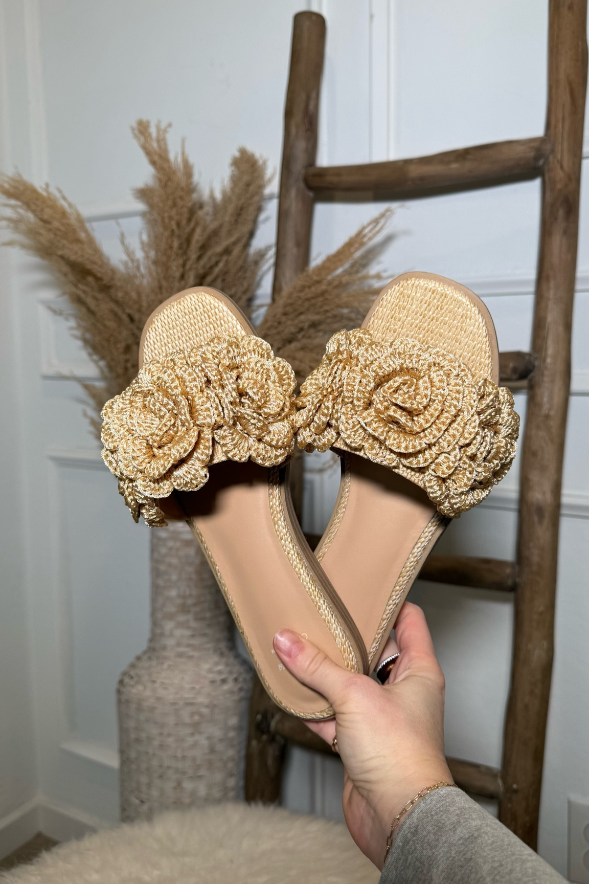 These sandals are perfect for spring!! Target find that runs true to size 

#LTKShoeCrush #LTKFindsUnder50 #LTKStyleTip