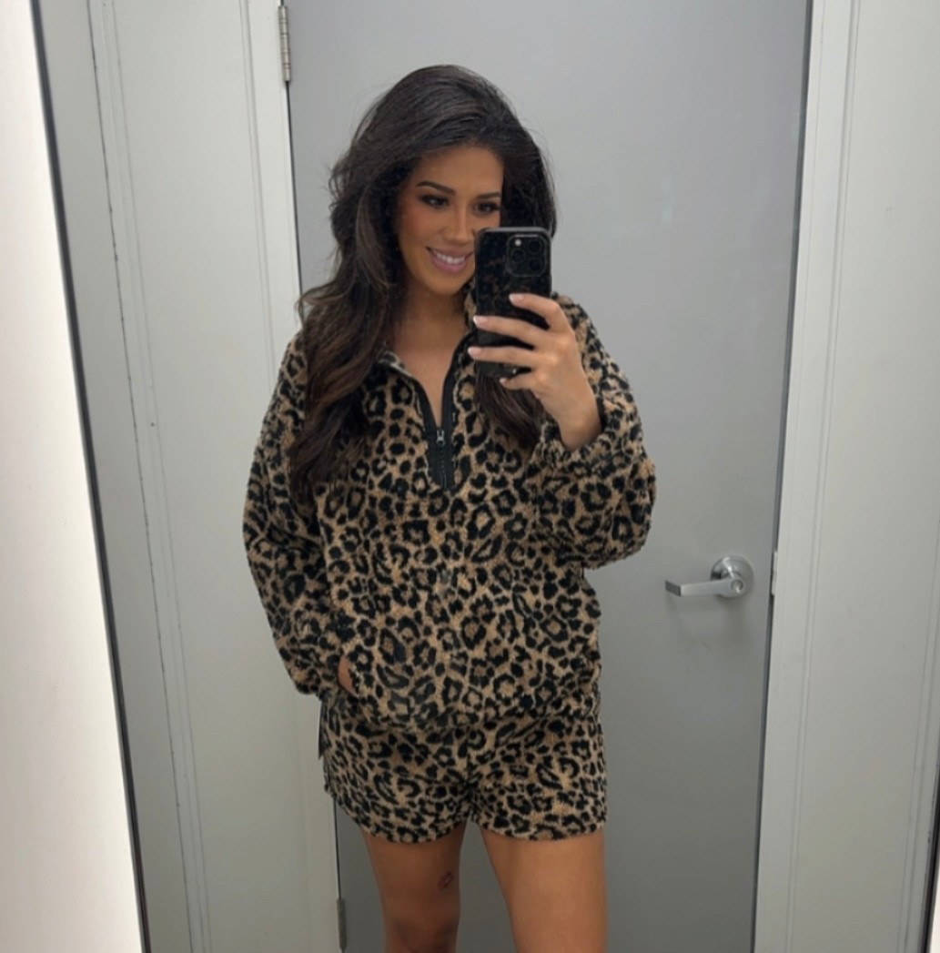 Animal Print Lounge Set 

#LTKSeasonal #LTKFindsUnder50 #LTKGiftGuide