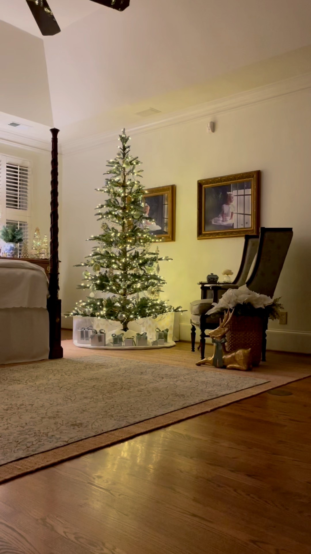 Cozy Christmas bedroom glow ✨
Everything you see here is linked. 🎄

#LTKHoliday #LTKSeasonal #LTKHome