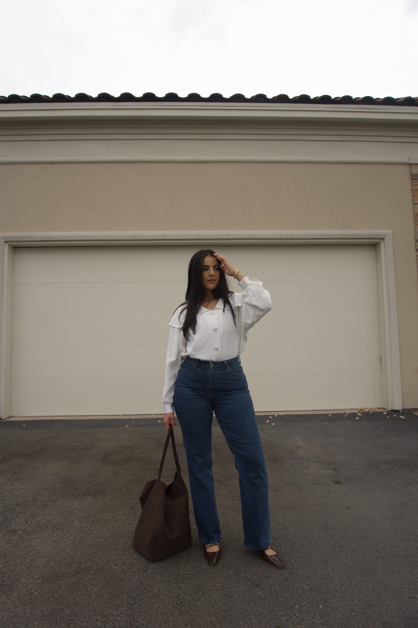 The most simple yet stunning outfit I’ve worn lately. Classic and timeless. I thrifted this top but I will link similar ones. Jeans are my favorites from Abercrombie & Fitch 

#LTKMidsize #LTKFindsUnder100 #LTKStyleTip