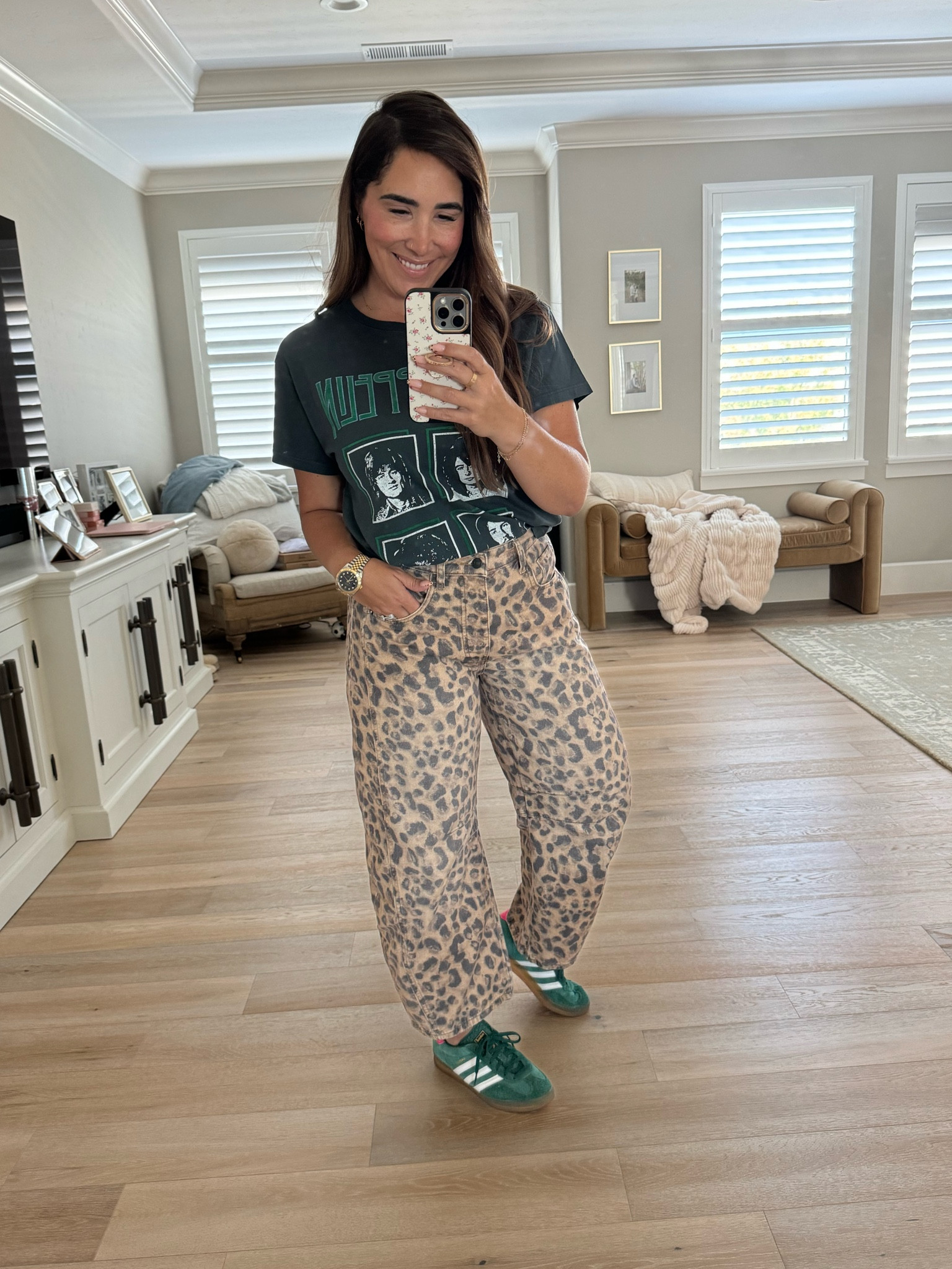 Obsessed with these leopard jeans 🖤 I’ll notify you when they come back into stock! Tee is so good 🙌🏼

#LTKFindsUnder50 #LTKFindsUnder100 #LTKStyleTip