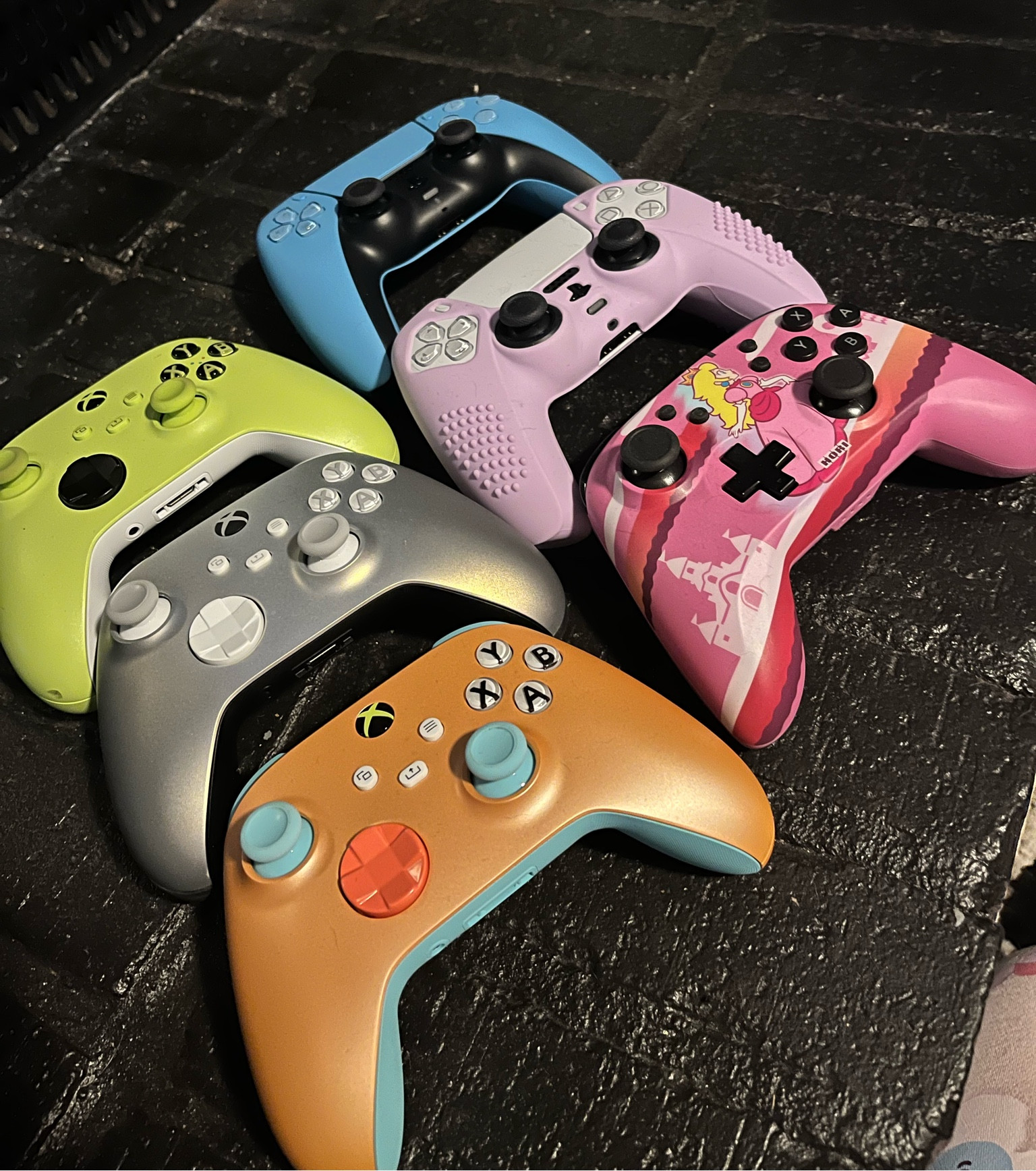 🎮 pick your fave 🎮 we just need one more and we can have a different controller for every day of the week 😆

#LTKSeasonal #LTKmens #LTKhome
