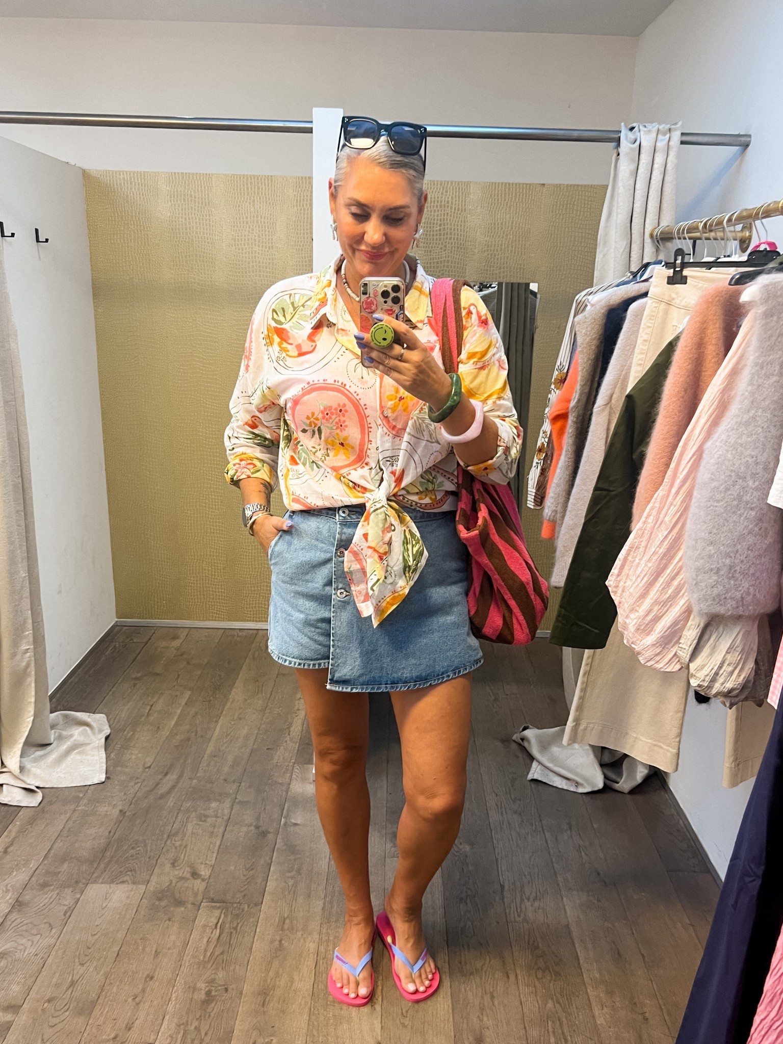 Ootd - Monday. Spending the day shopping and enjoying the beach in Knokke. Wearing a very lightweight blouse with botanical postcard print (M, Primark) and denim skort (44, Wibra). Oversized sunnies, Havaianas flip flops, towel beach bag (Zeeman). Starfish earrings and beachy necklace  



#LTKtravel #LTKeurope #LTKsummer