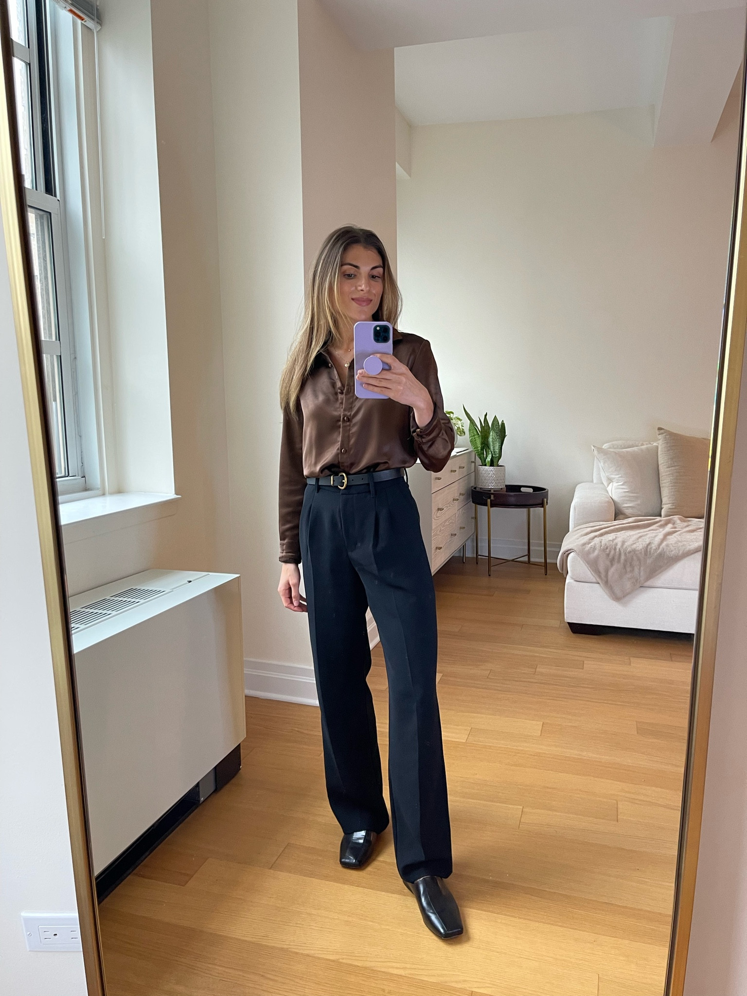 styling black trousers with a silky brown top might be my new classic 🤎 #stylingtrousers #stylingbrown 