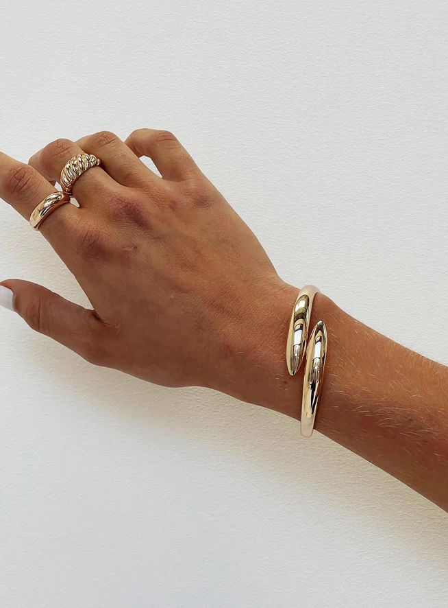 Barberry Cuff Gold | Princess Polly US