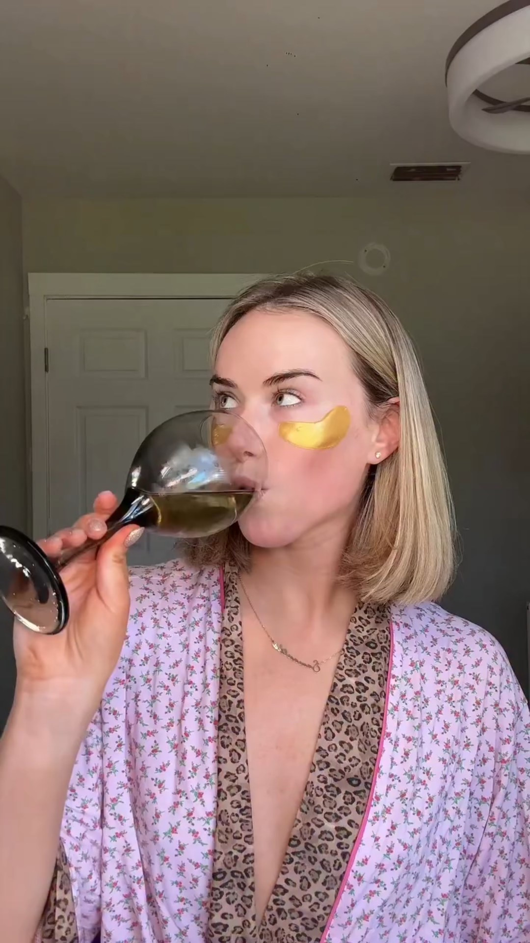 GRWM for NYE 🥂💅🏻💖🙂‍↔️✨

CANNOT WAIT for 2026 with you besties. CHEERS!!