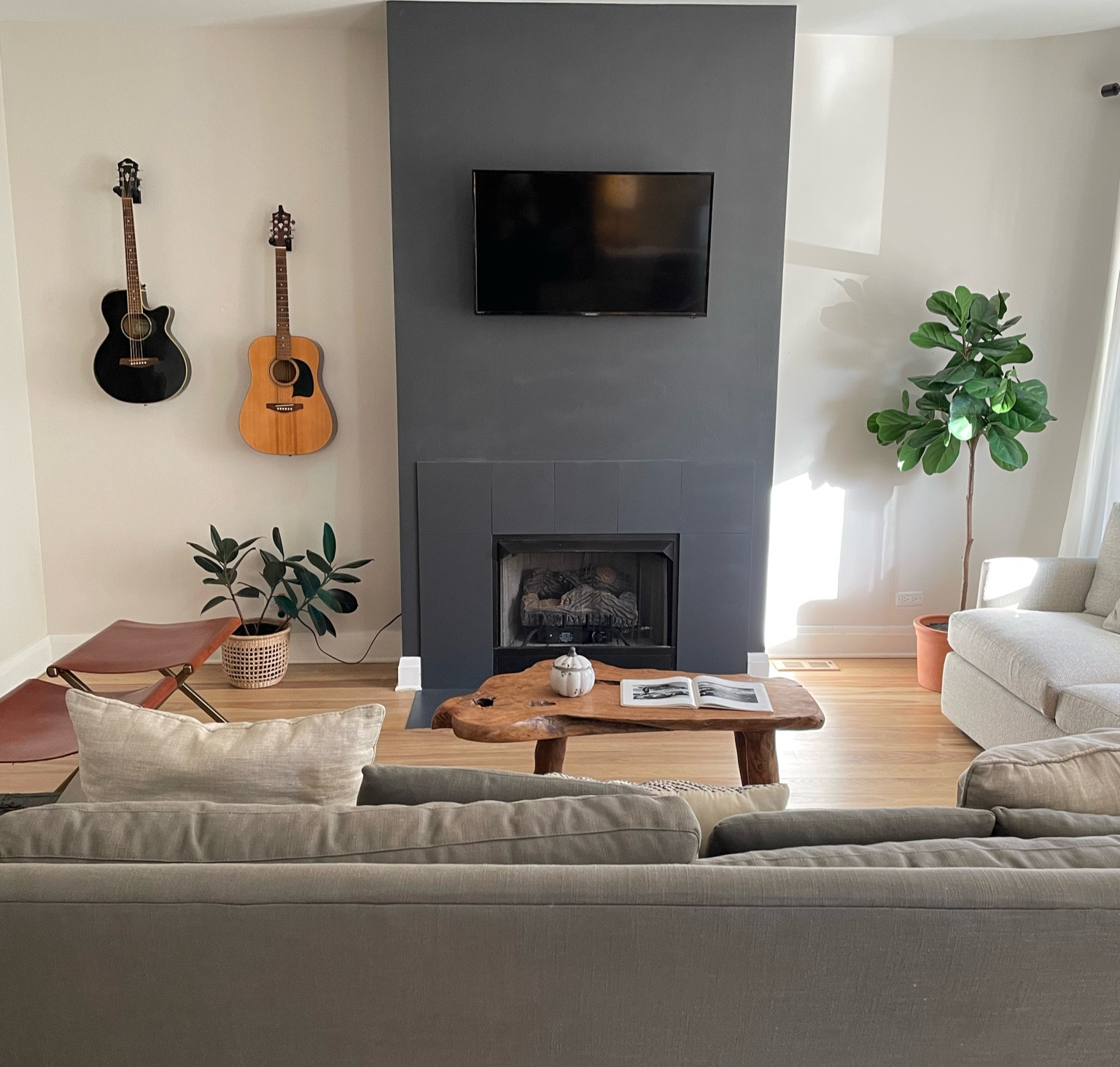 Living room neutral style 