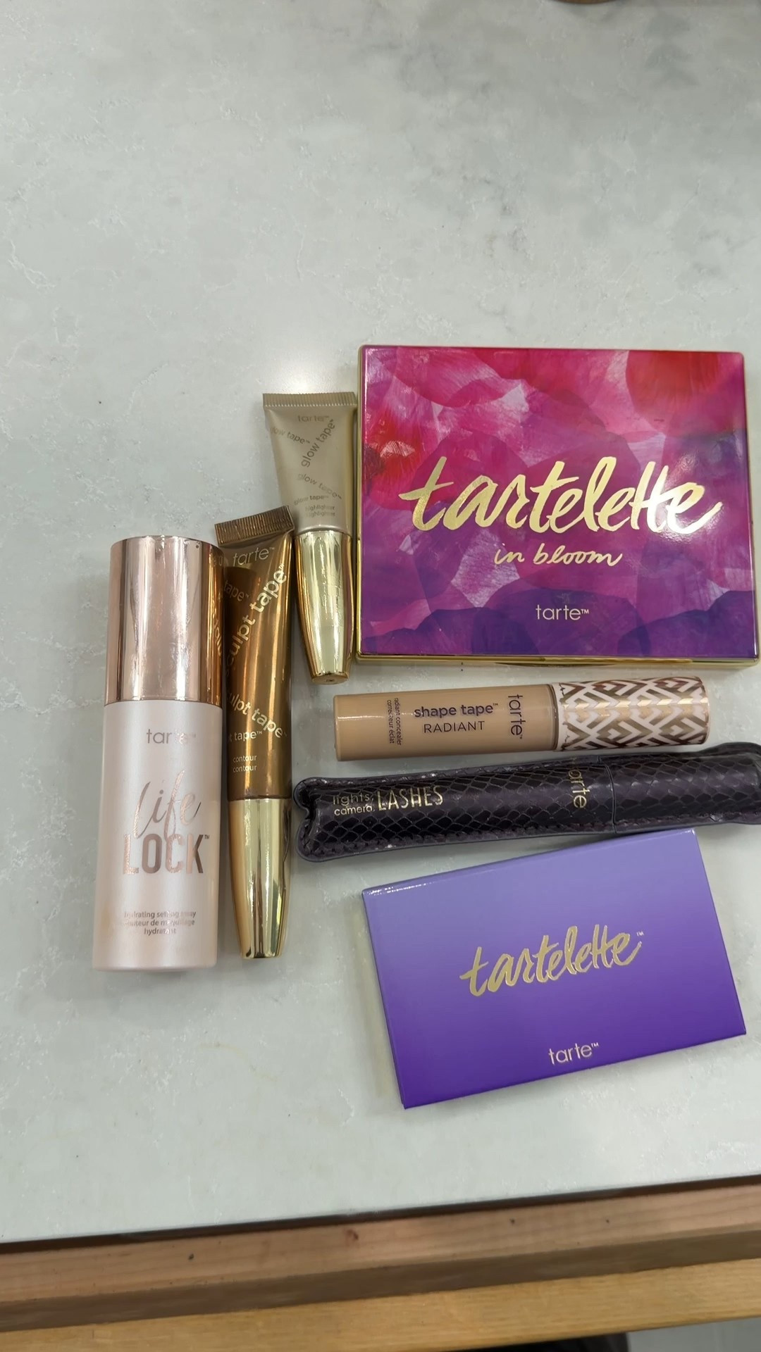 Tarte is having a 30% off sitewide sale and these are my go to products for everyday makeup!



#LTKmomlife #LTKCyberWeek #LTKBeauty