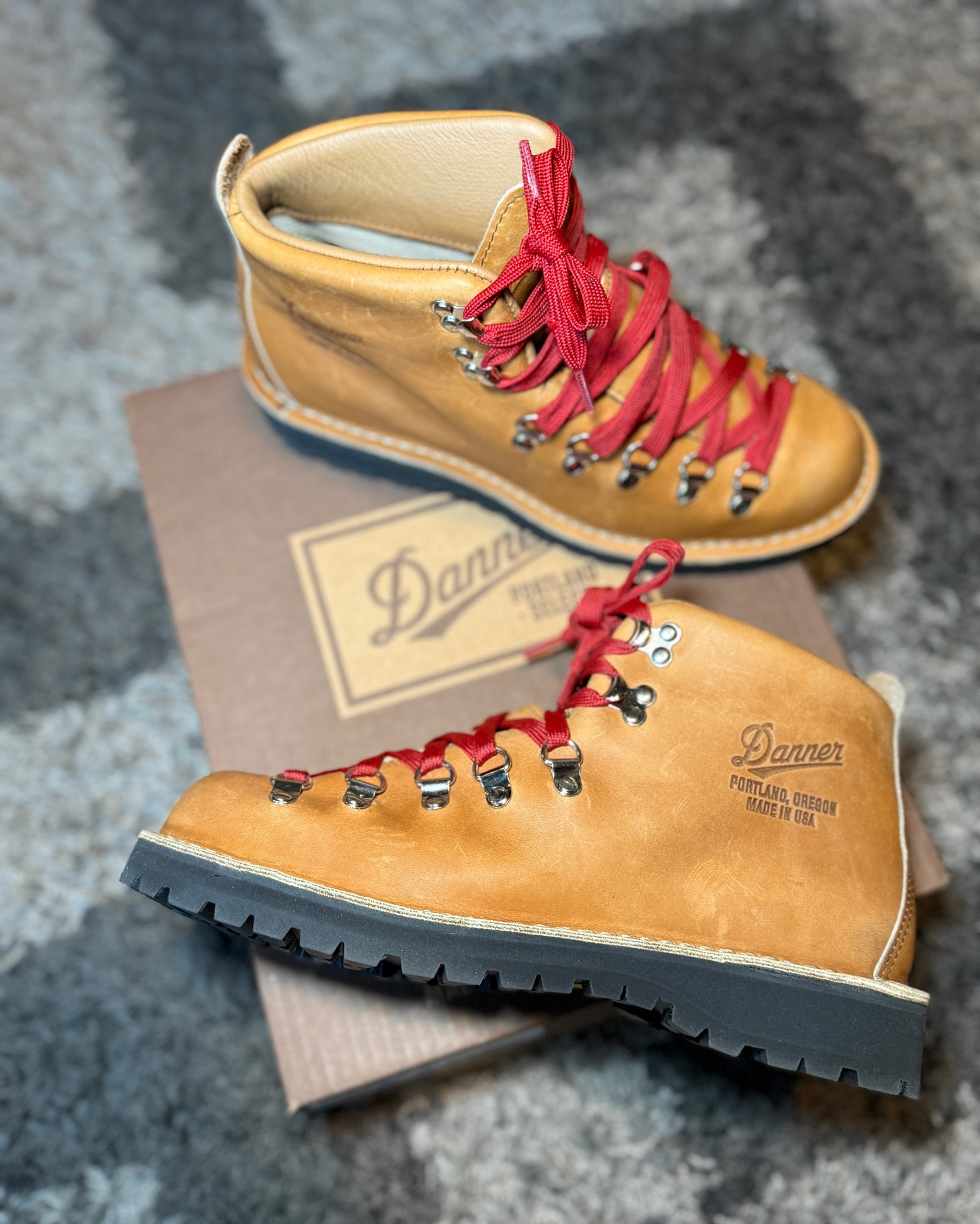 My danner boots needed a re fresh. They lasted over a decade. Todd Snyder had a big sale so I had to grab a new pair. They are the perfect boot for any weather. It takes a few wears to break them in, but once they are you don’t regret wearing them. #mensboot #boots #danner #mensstyle #workboot #casualboot

#LTKGiftGuide #LTKMens #LTKStyleTip