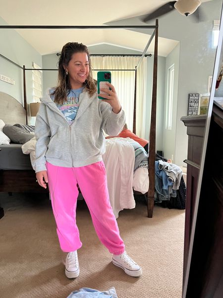 running errands and organizing the playroom today!

Sweatpants - gap. Large. 
Zip up - Amazon. Large. 
Shirt - Target. Large. 

Stay at home mom outfit. SAHM outfit. Errands outfit. Bright colors. Mom outfit  

#LTKshoecrush #LTKmidsize #LTKstyletip