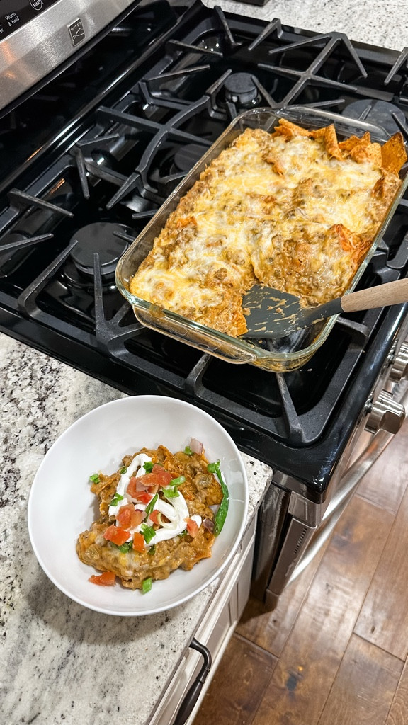 Doritos Taco Bake 🍴🔥 The ultimate comfort food packed with cheesy, crunchy goodness! Here’s how to make it:

Ingredients
	•	14 oz “party size” bag of Nacho Cheese Doritos
	•	1½–2 lbs ground beef
	•	1 (10¾ oz) can cheddar cheese soup
	•	1 (10¾ oz) can cream of chicken soup
	•	1 (12 oz) can evaporated milk
	•	1 (4 oz) can diced green chilies
	•	2–3 cups shredded Mexican cheese
	•	1 packet taco seasoning 

1️⃣ Preheat your oven to 350°F.
2️⃣ Brown 1.5-2 lbs ground beef, drain, and mix with 1 can cheddar cheese soup, 1 can cream of chicken soup, 1 can evaporated milk, and 1 small can diced green chilies. Optional: add taco seasoning!
3️⃣ In a baking dish, layer half a bag of crumbled Nacho Cheese Doritos, half the meat mixture, and 1 cup shredded Mexican cheese.
4️⃣ Repeat layers with remaining ingredients.
5️⃣ Bake for 20 minutes until hot and bubbly.

Top it off with sour cream, green onions, avocado, or salsa for extra flavor!

Perfect for busy weeknights or feeding a crowd. 🧀🌮

#DoritosTacoBake #EasyDinnerRecipe #CasseroleRecipes #TacoNight #ComfortFood #CheesyGoodness #FamilyDinner #DinnerInspo #FoodieFavorites #RecipeIdeas #QuickMeals