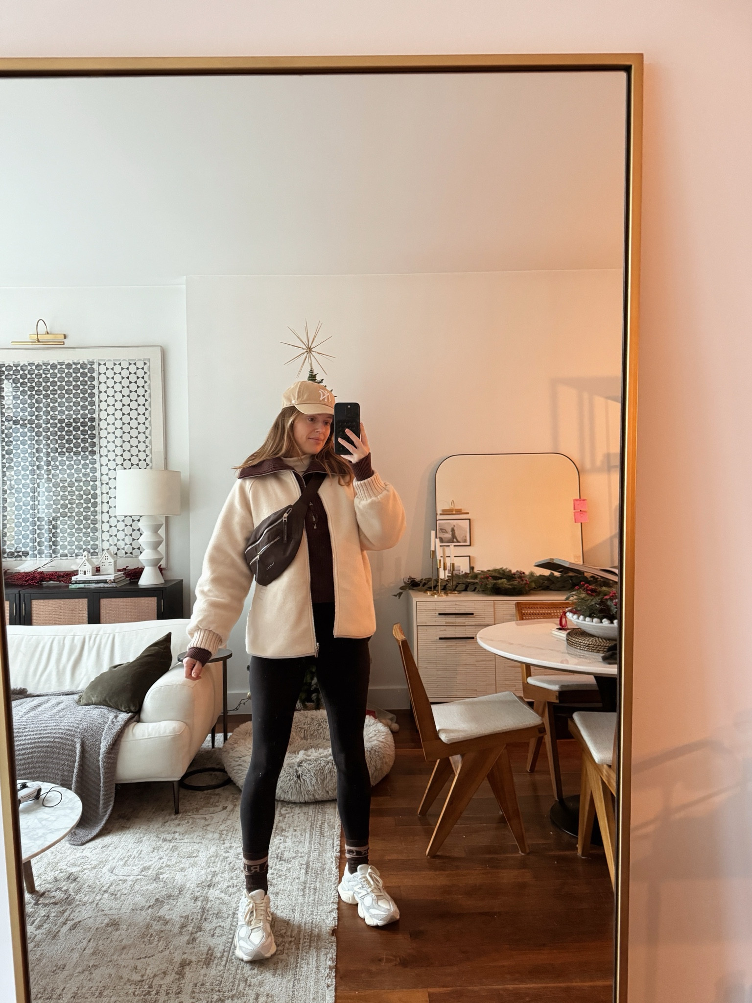 Comfy athleisure outfit 