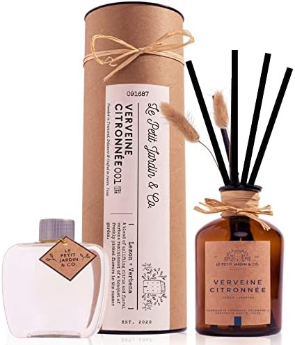 Le Petit Jardin & Co. Real Preserved Dried Flower Reed Diffuser Oil Scented Stick Fragrance Gift Set | Amazon (US)