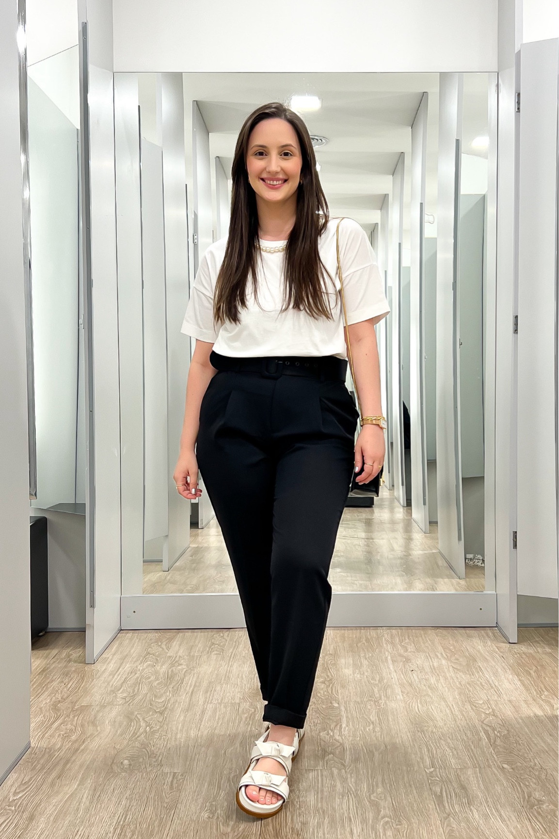 Aquele look básico com várias informações de moda como: pérolas e laços! Amo esse toque feminino na produção 🤍

#LTKstyletip #LTKbrasil #LTKshoecrush