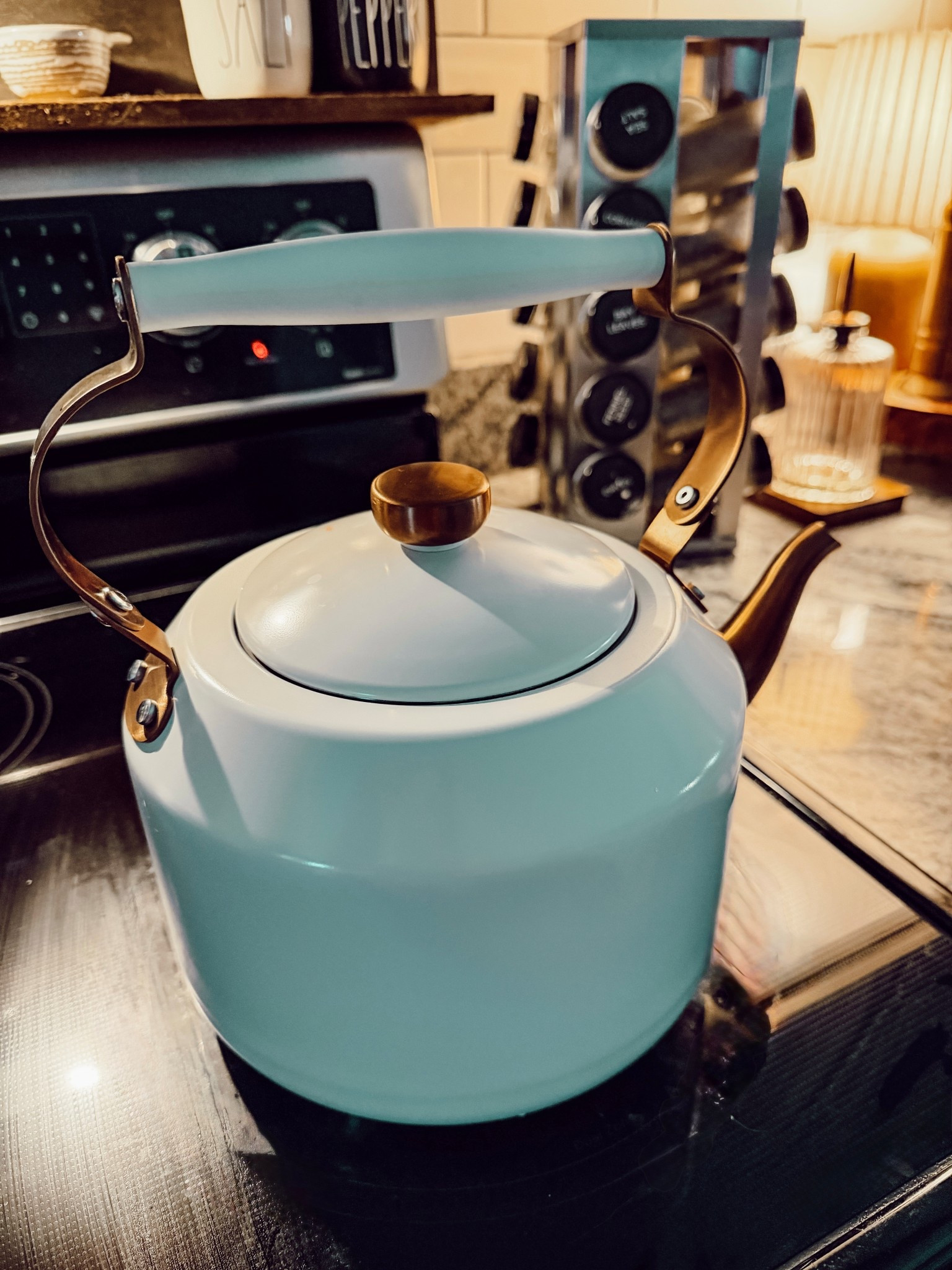 The cutest little teapot for all my teas! Love how aesthetically pleasing it is too!  Makes my mornings a little bit better 😉

#LTKgrwm #LTKdayinmylife #LTKselfcare